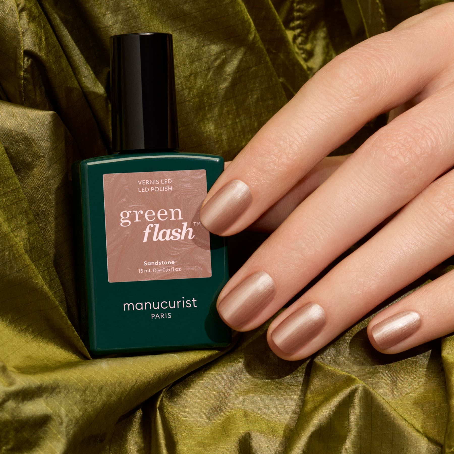 manucurist-sandstone-green-flash-nagellack-perlmutt-braun image 5