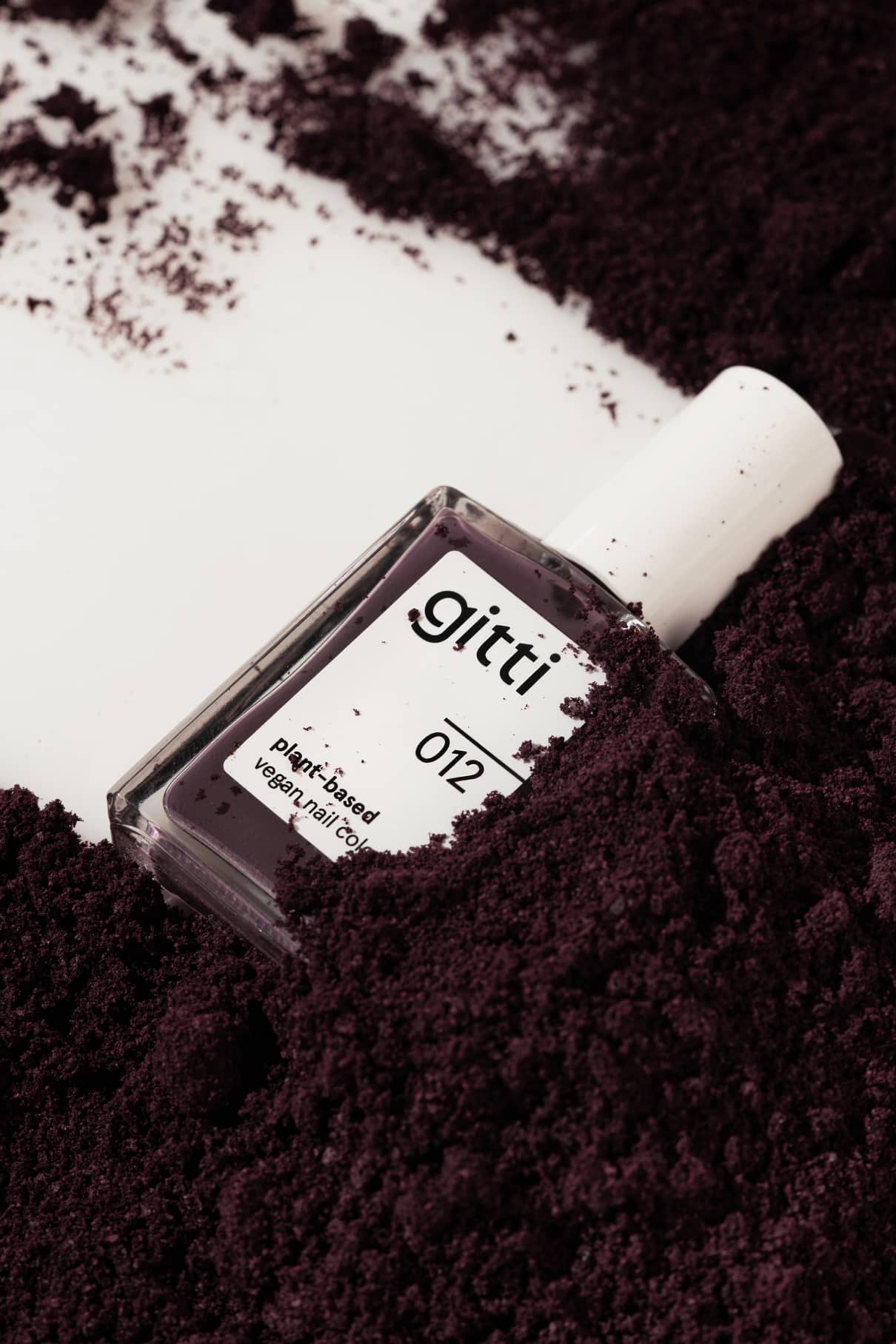 gitti-plant-based-nagellack-no-012-tiefes-dunkles-lila image 7