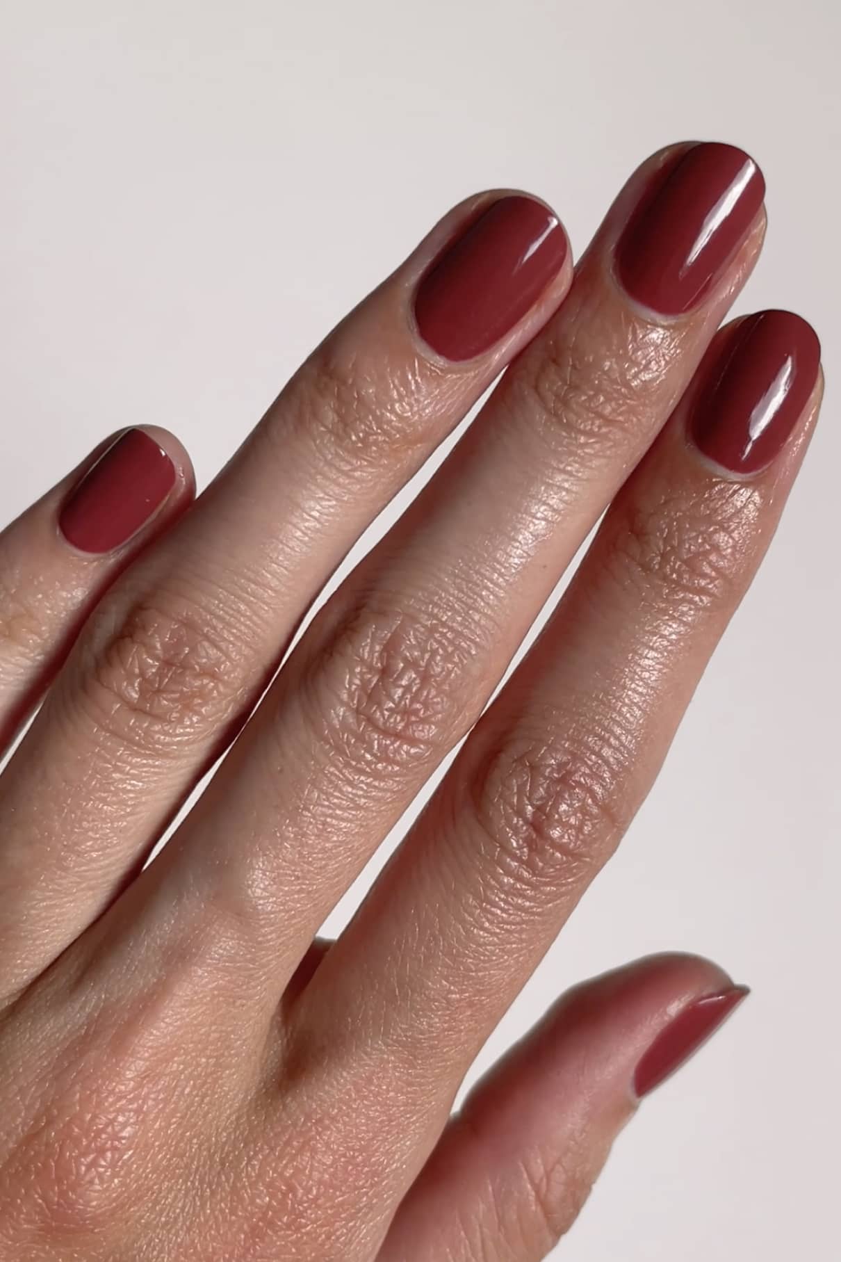 gitti-no-159-nagellack-pudriges-rot-plant-based image 3