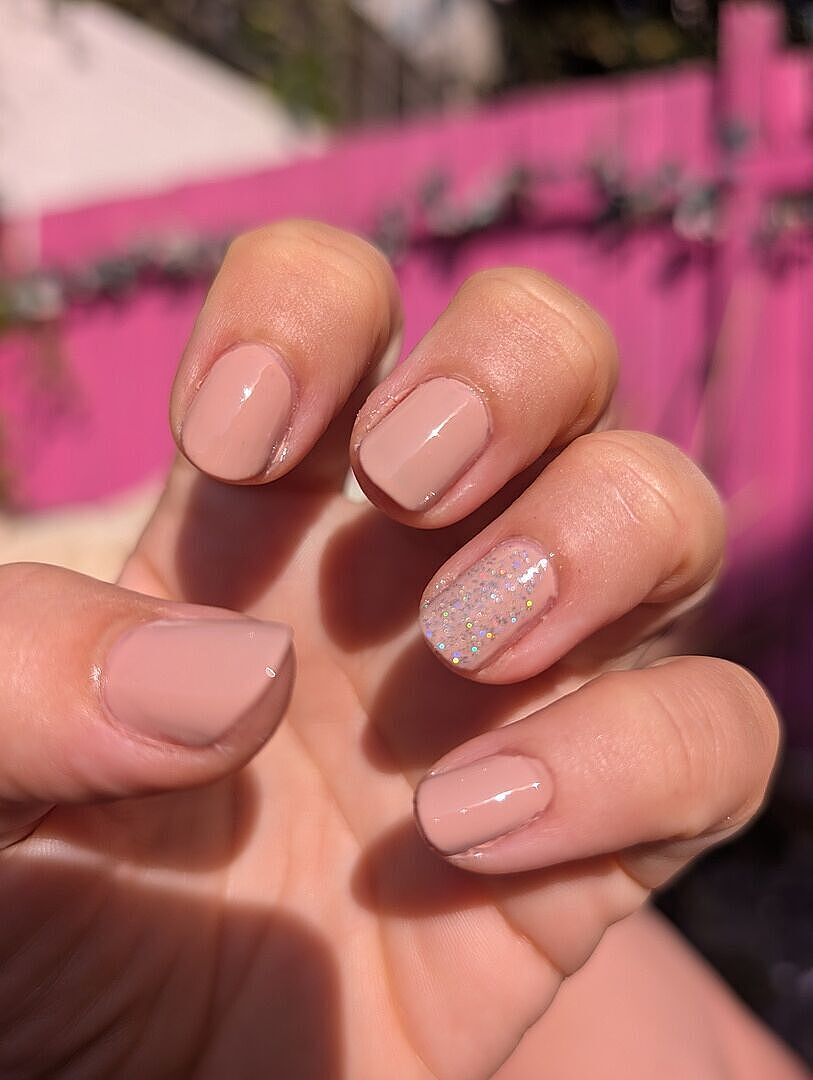 Feines Rosé-Beige