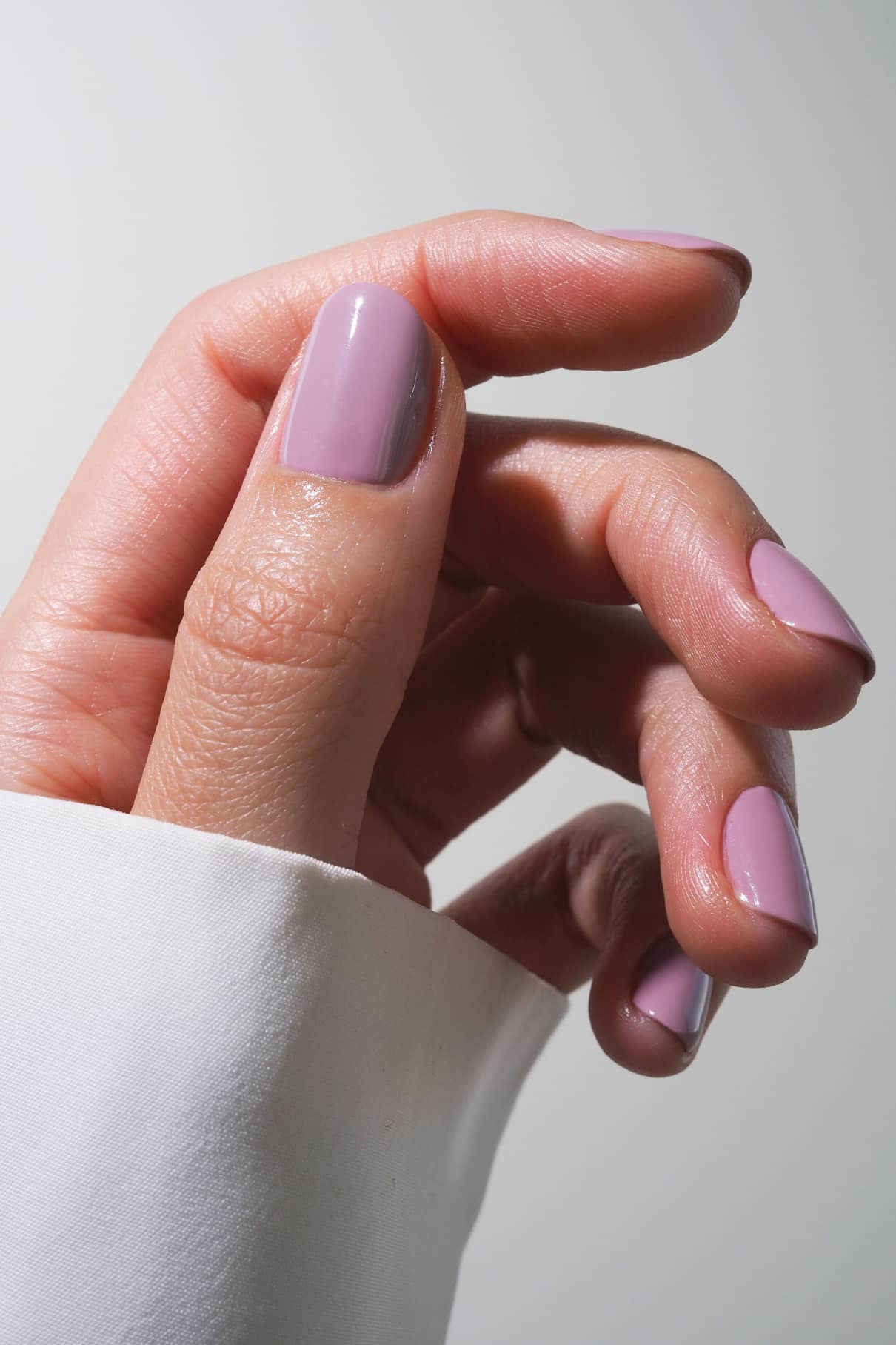 gitti-no-021-plant-based-nagellack-k-hles-pudriges-lila image 3