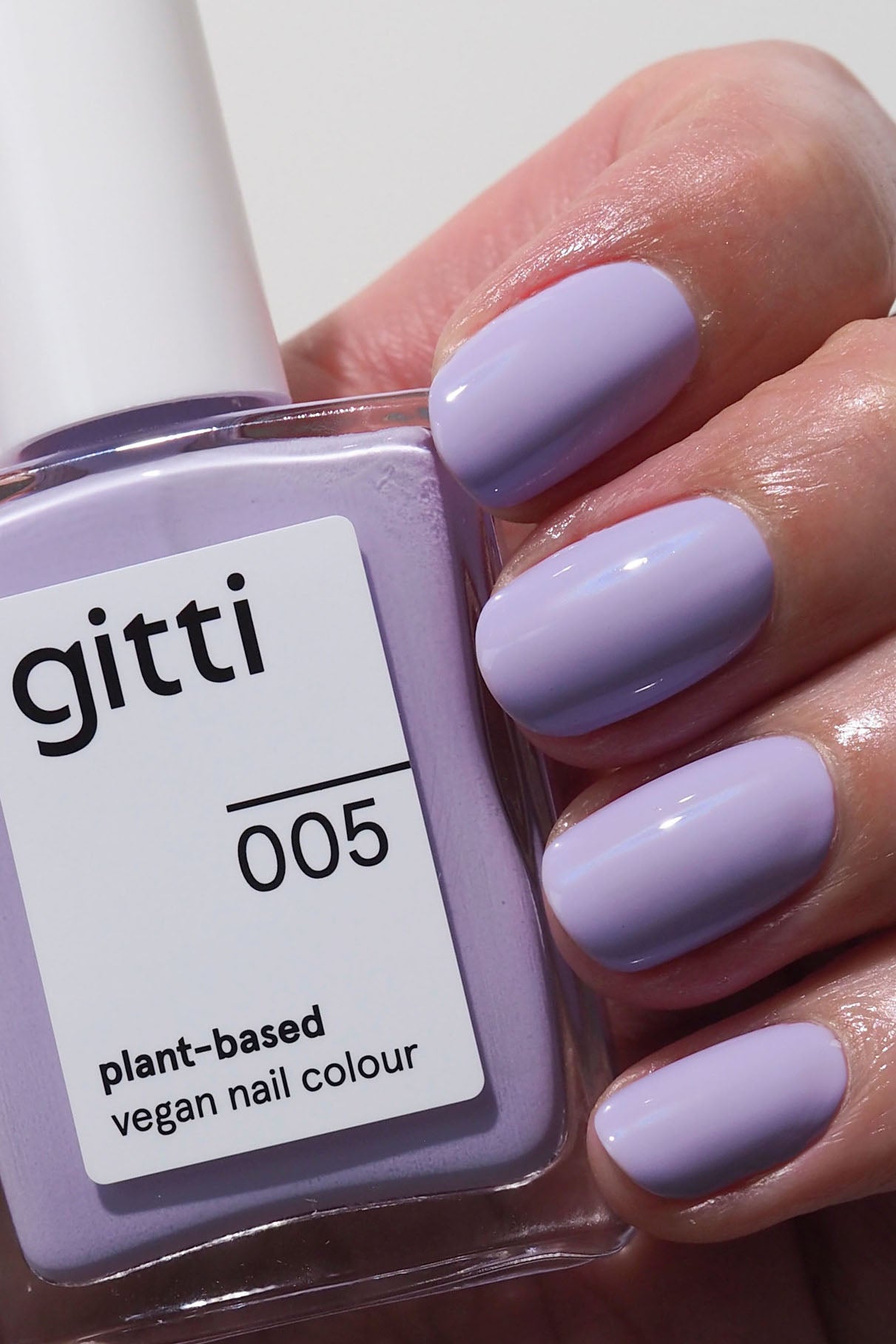 gitti-no-005-lavender-nights-plant-based-nagellack-lila-mit-erh-hter-deckkraft image 2