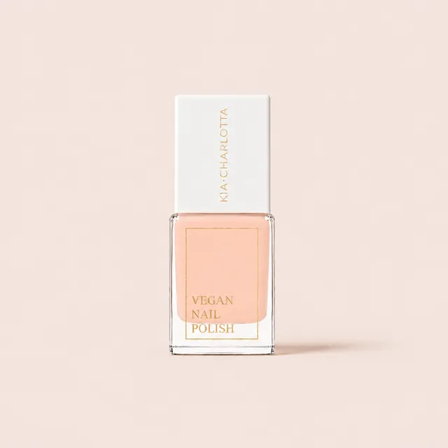 kia-charlotta-namastay-in-bed-veganer-nagellack-rosa-pfirsich-pastell image 1