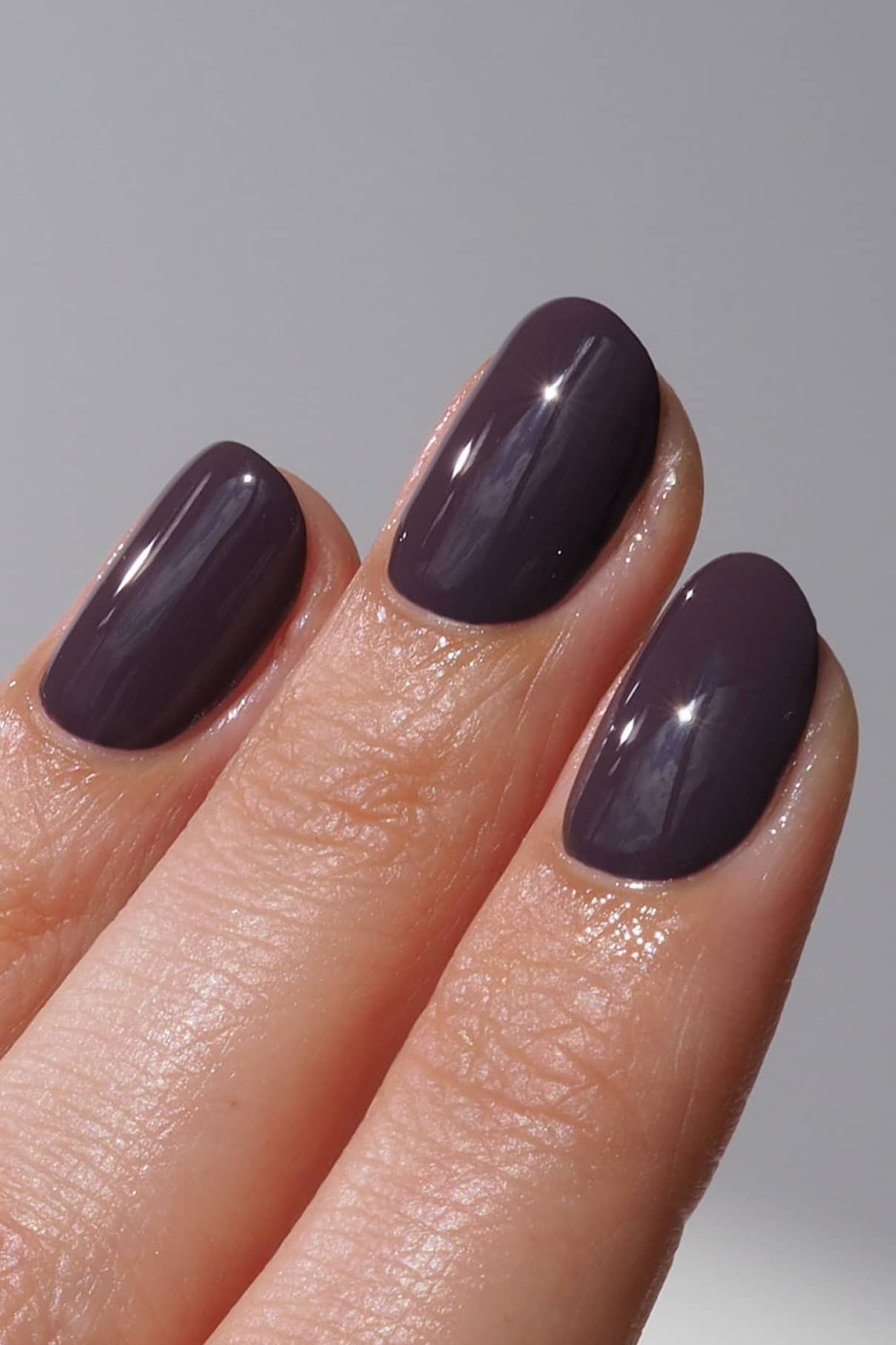 gitti-plant-based-nagellack-no-012-tiefes-dunkles-lila image 3