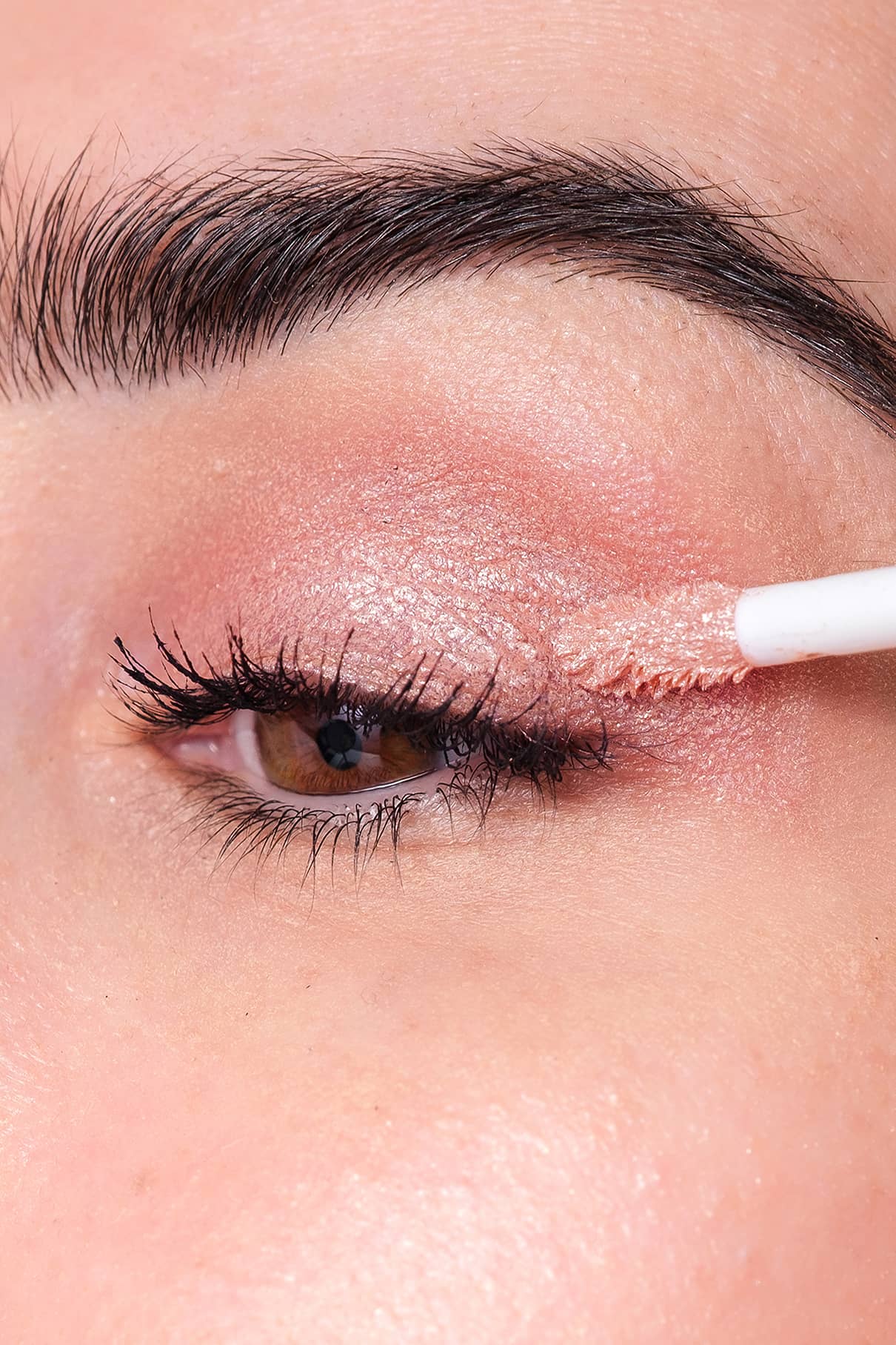 gitti-halo-eyes-no-01-transformativer-eyeshadow-ros-kupfer-metallic image 3