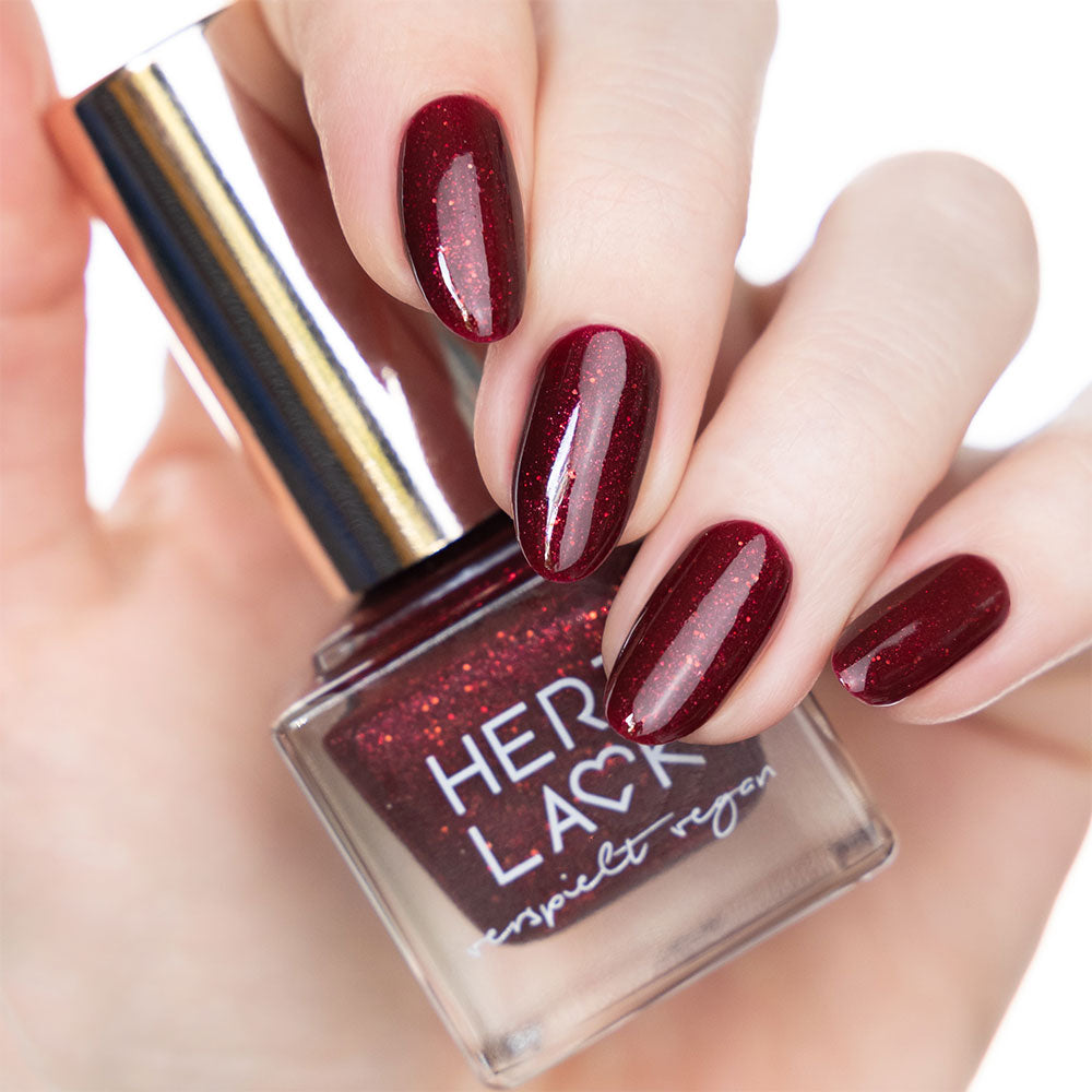 herzlack-blutahorn-veganer-nagellack-dunkelrot-glitzer-11ml image 2