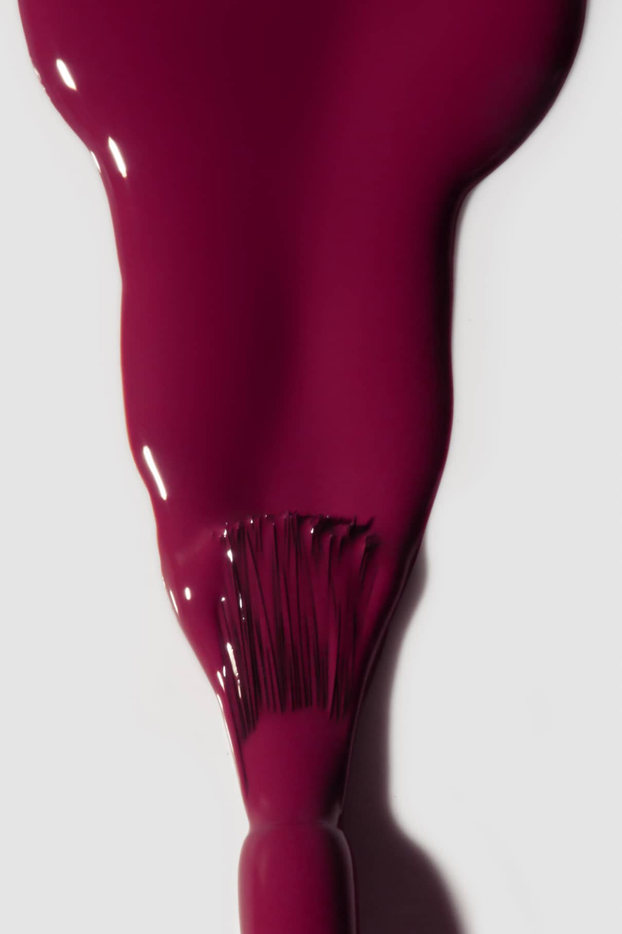 gitti-no-127-plant-based-nagellack-tiefrot-beerige-pflaume image 4
