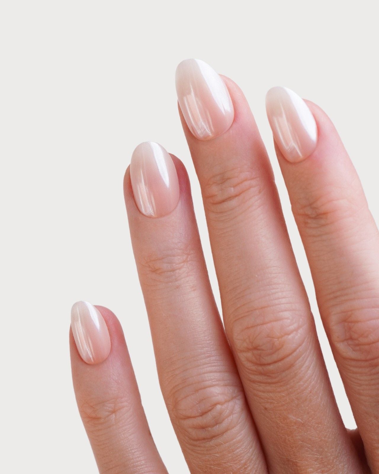 doonails-glazed-babyboomer-short-round-soft-gel-press-ons-chrome image 2