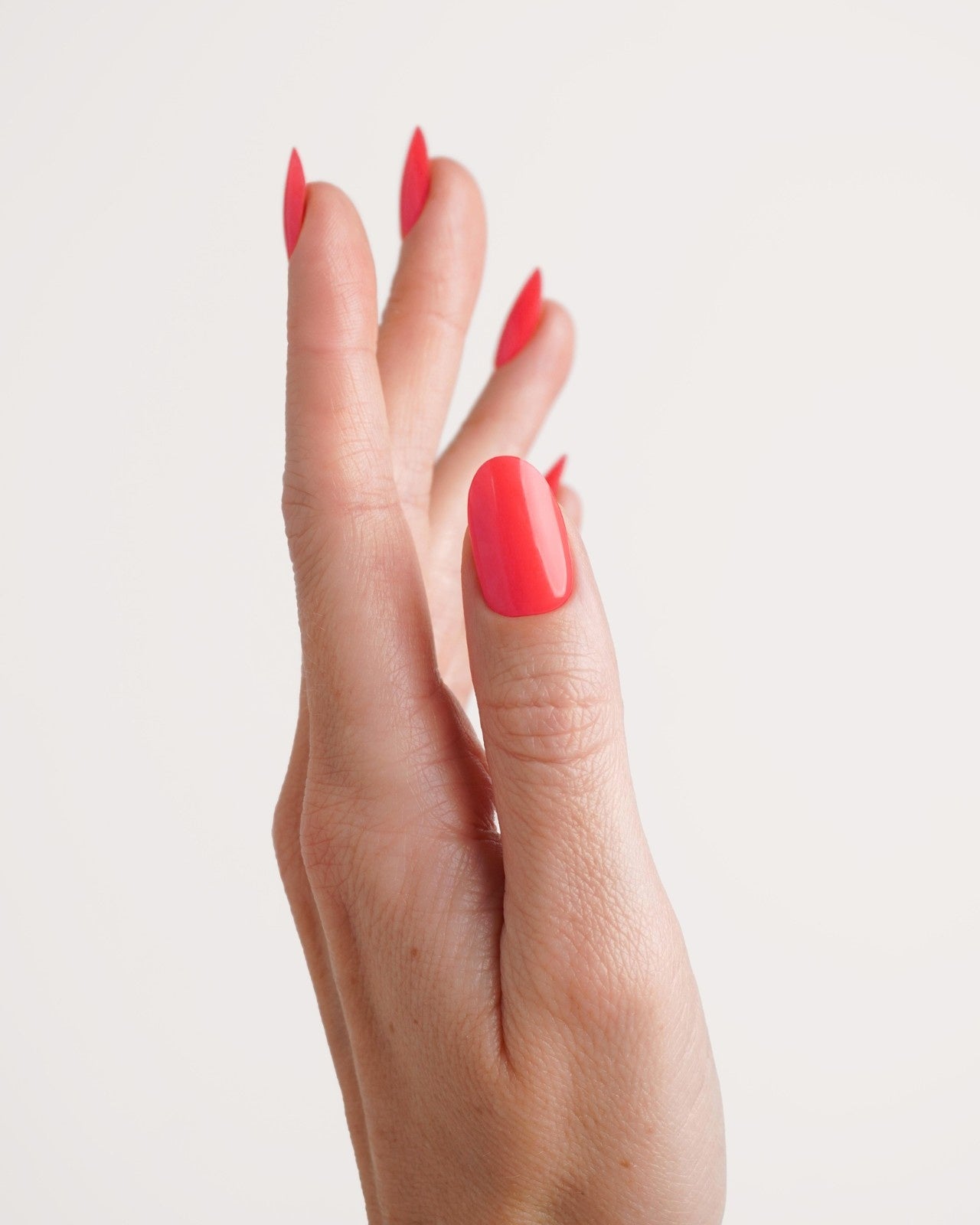 doonails-sunset-coral-uv-gel-strips-leuchtendes-korallrot-auch-f-r-zehenn-gel image 4