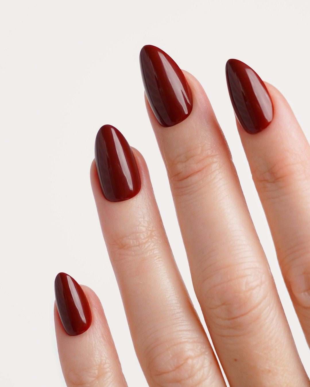 doonails-love-paris-short-almond-soft-gel-press-ons-dunkelrot image 2
