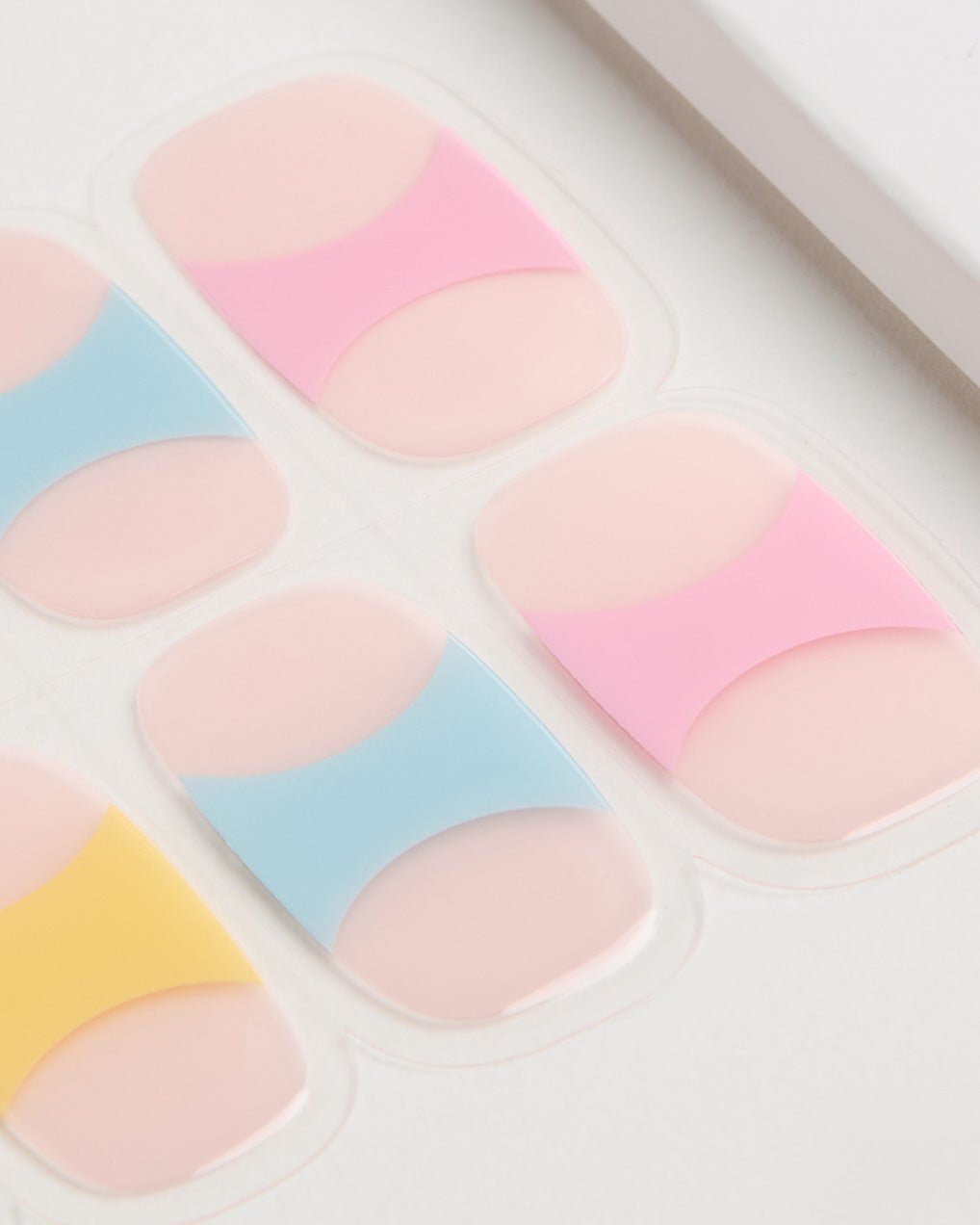 doonails-pastel-french-uv-gel-strips-french-pastell-design image 5