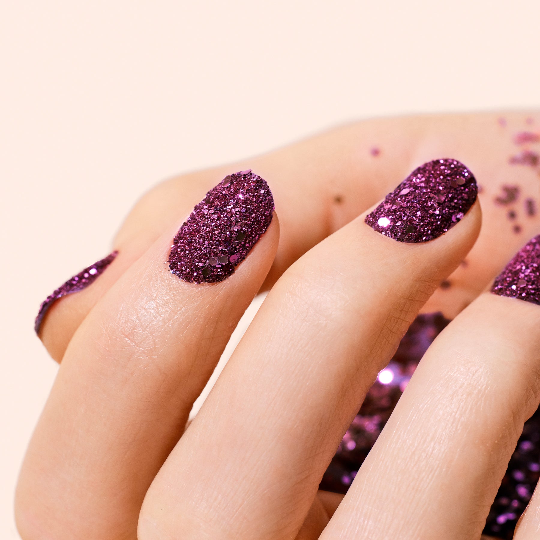 manucurist-biologisch-abbaubare-pailletten-bordeaux-nail-art-glitzer image 2