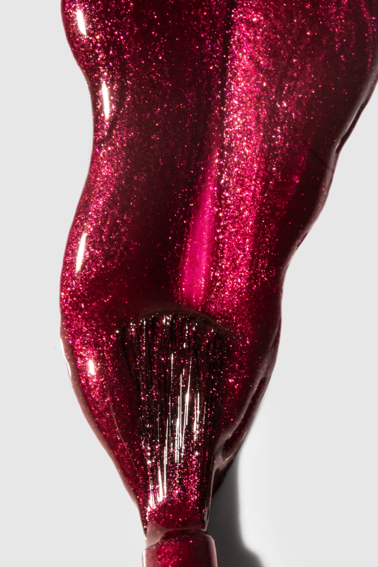 gitti-no-212-plant-based-nagellack-beeriges-rot-metallic image 4