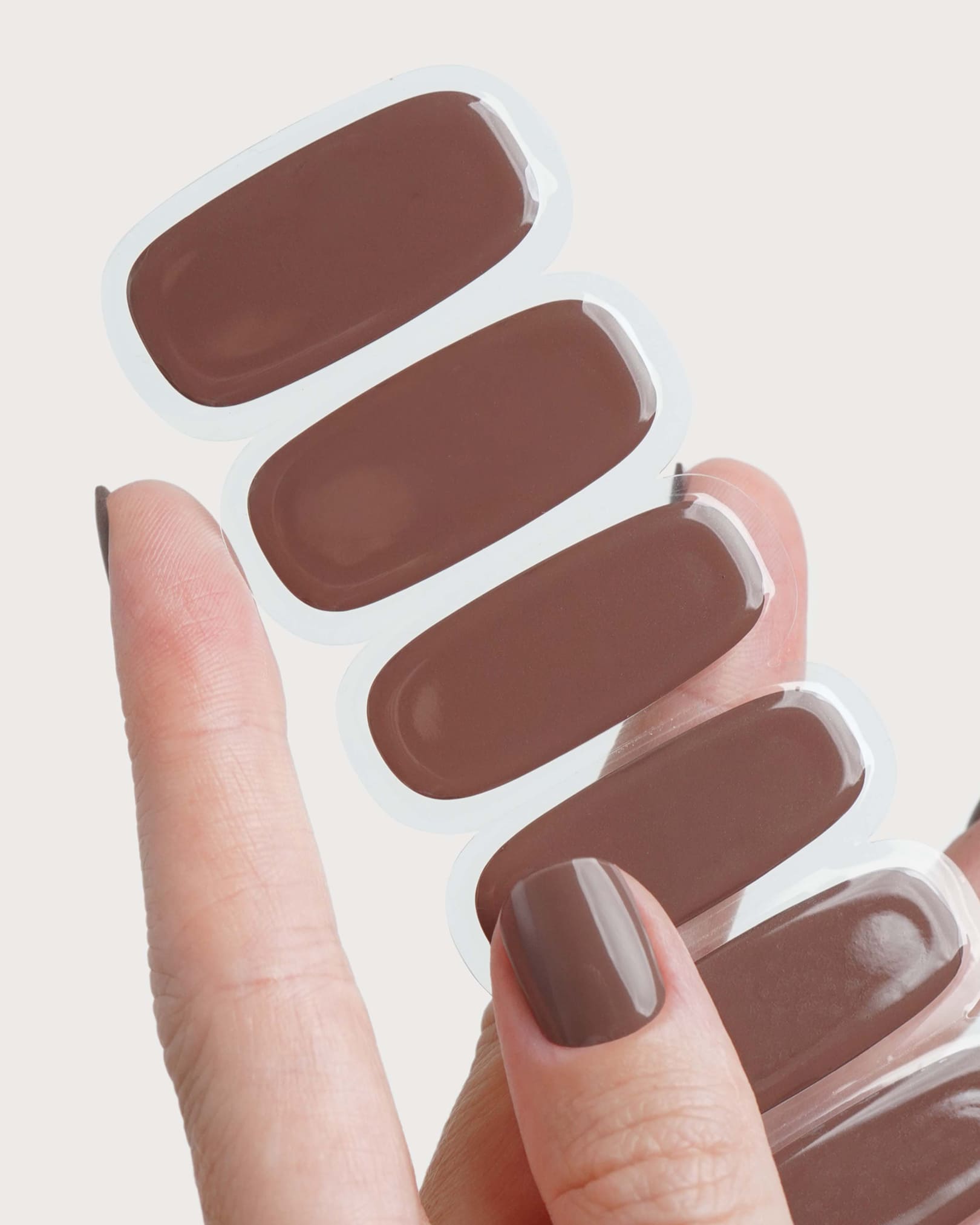 doonails-truffle-uv-gel-strips-braun-uv-nagelstrips image 5