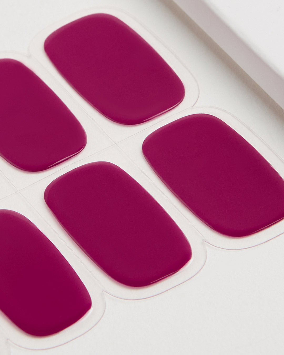 doonails-into-you-uv-gel-strips-sinnliches-violett image 4