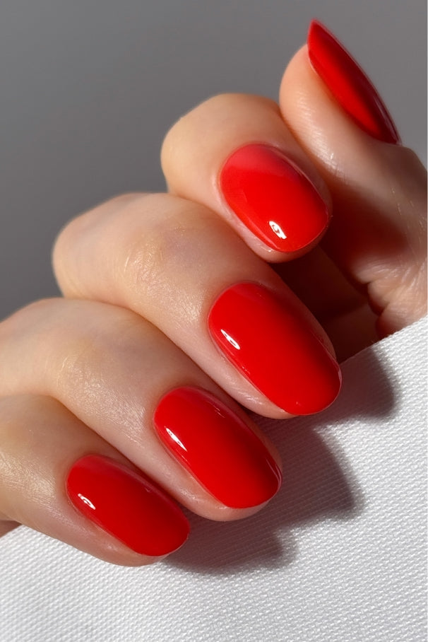 gitti-no-033-plant-based-nagellack-intensives-tomatenrot image 4