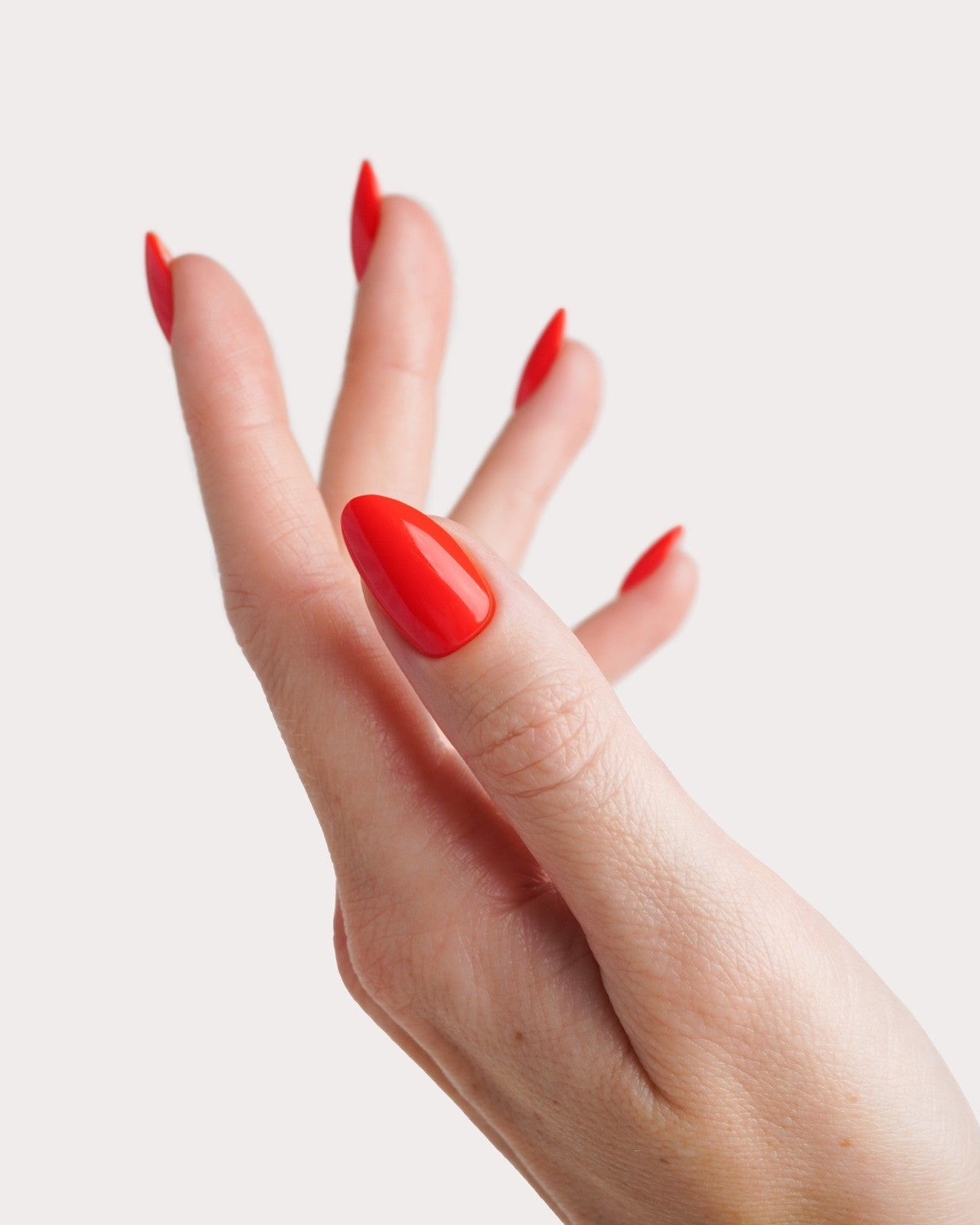 doonails-on-fire-short-almond-soft-gel-press-ons-rot-orange image 4