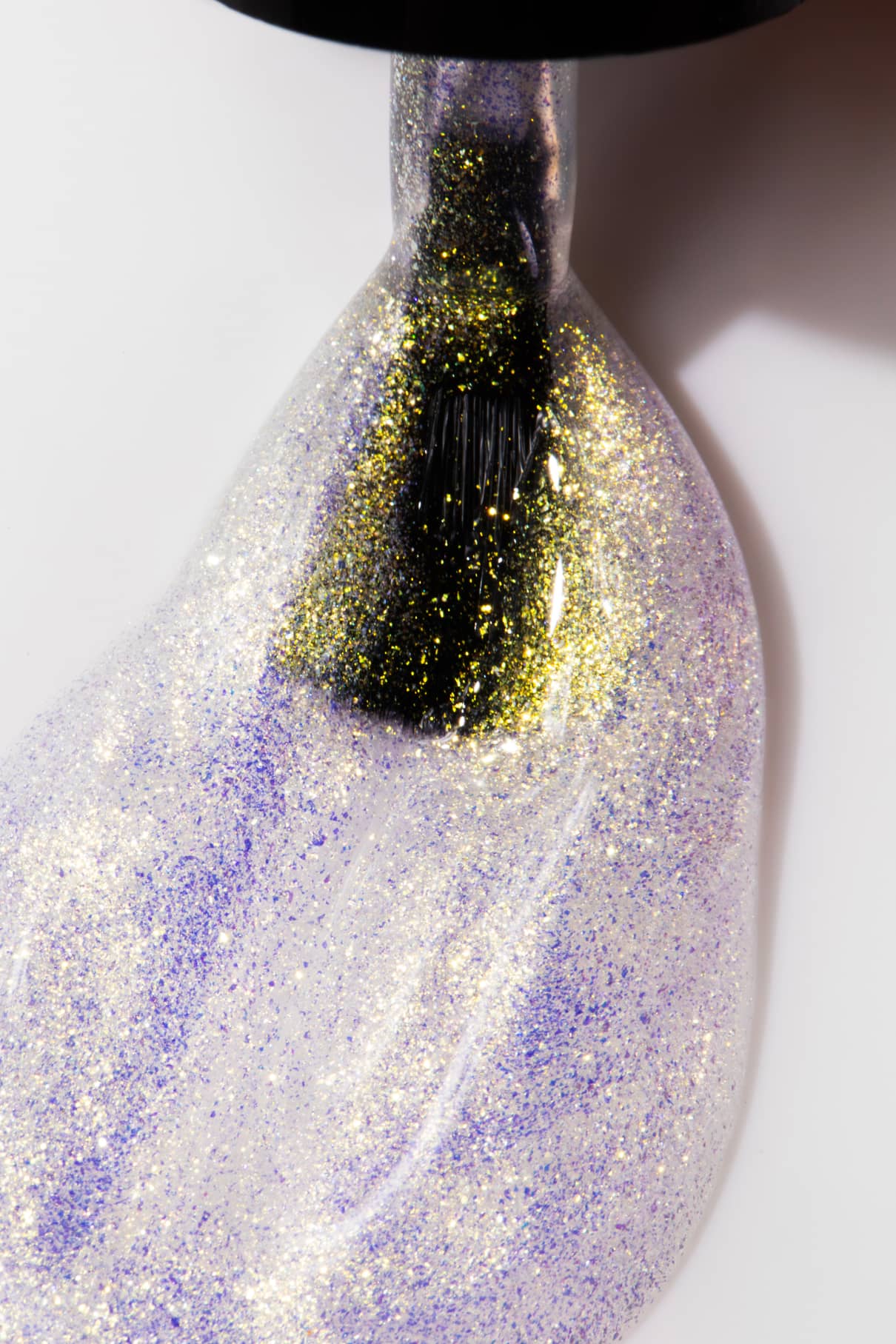 gitti-golden-nail-sheen-plantpro-gel-nagellack-gold-schimmer image 6