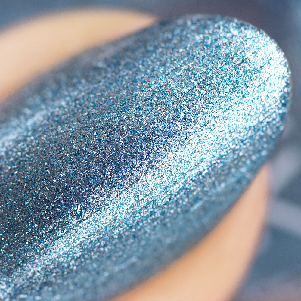 herzlack-eisk-nigin-veganer-nagellack-11-ml-eisblau-metallic image 4