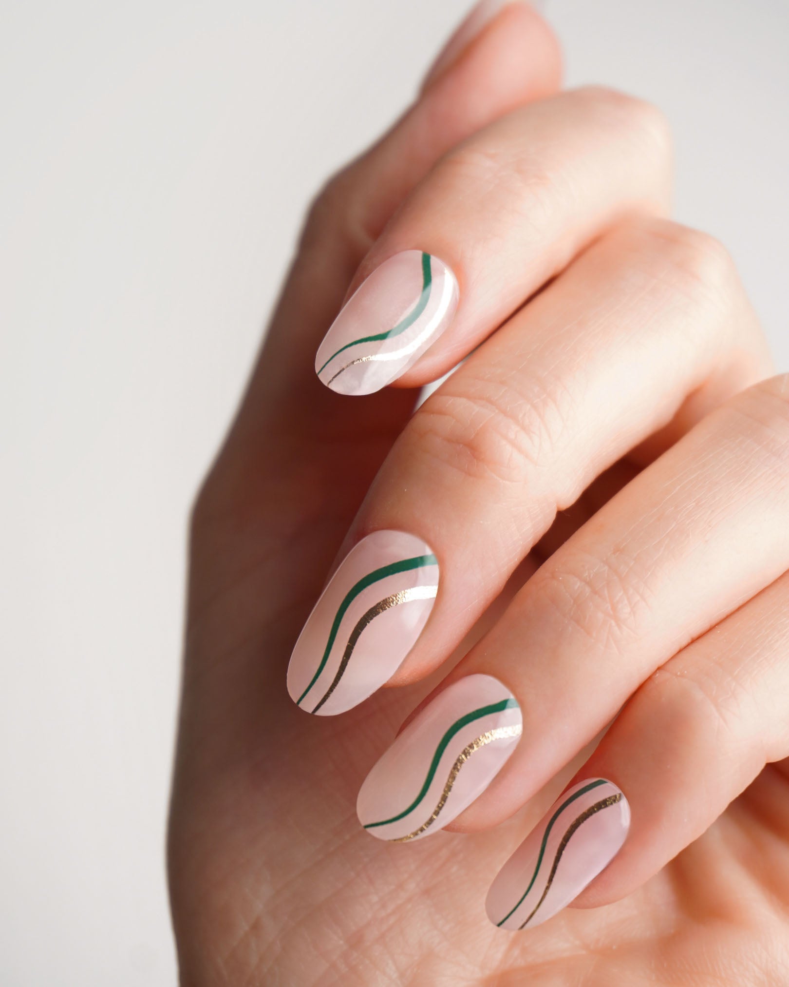 doonails-gold-green-swirl-uv-gel-strips-online-exklusiv image 2