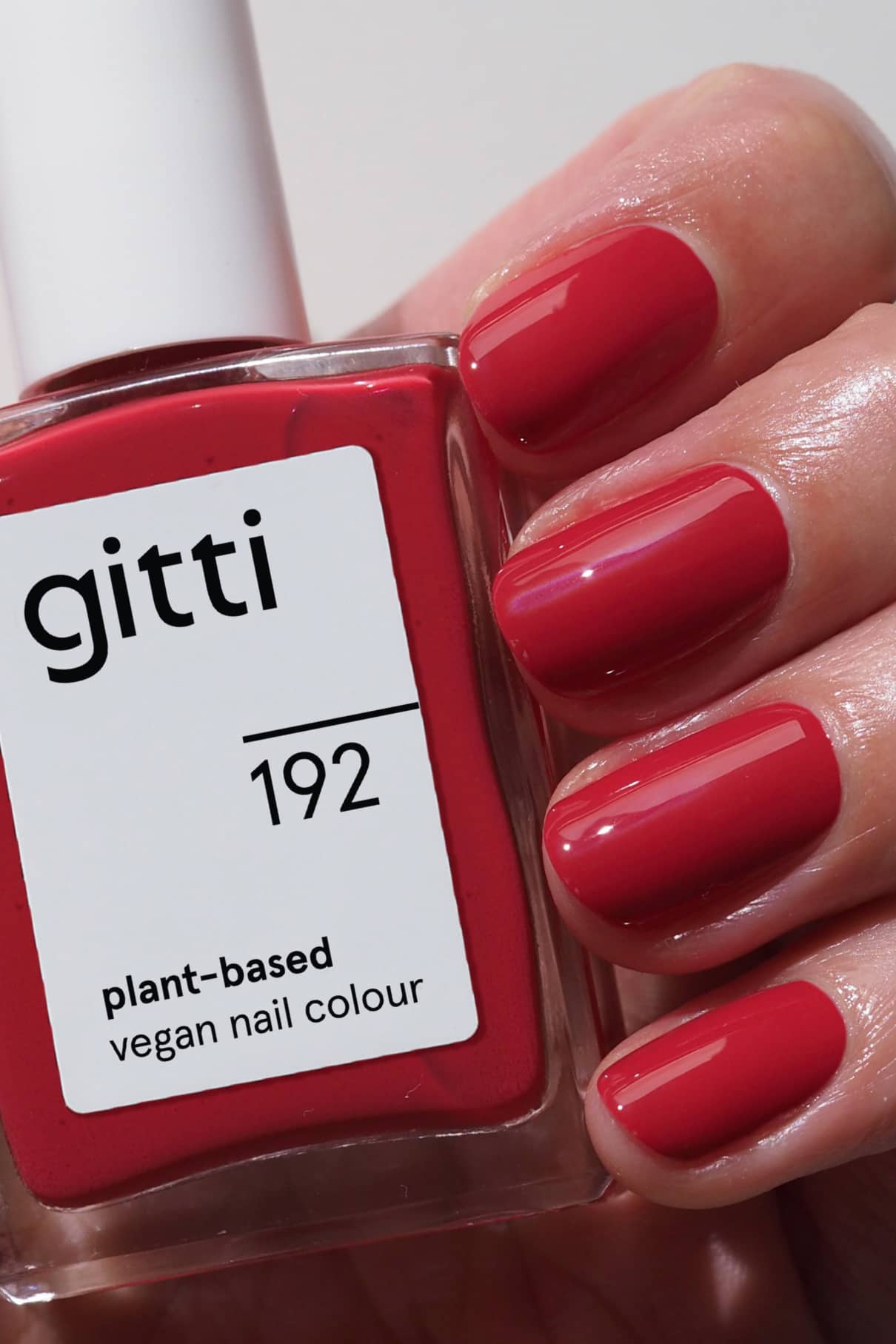 gitti-no-192-nagellack-leuchtendes-rot-pflanzenbasiert image 2