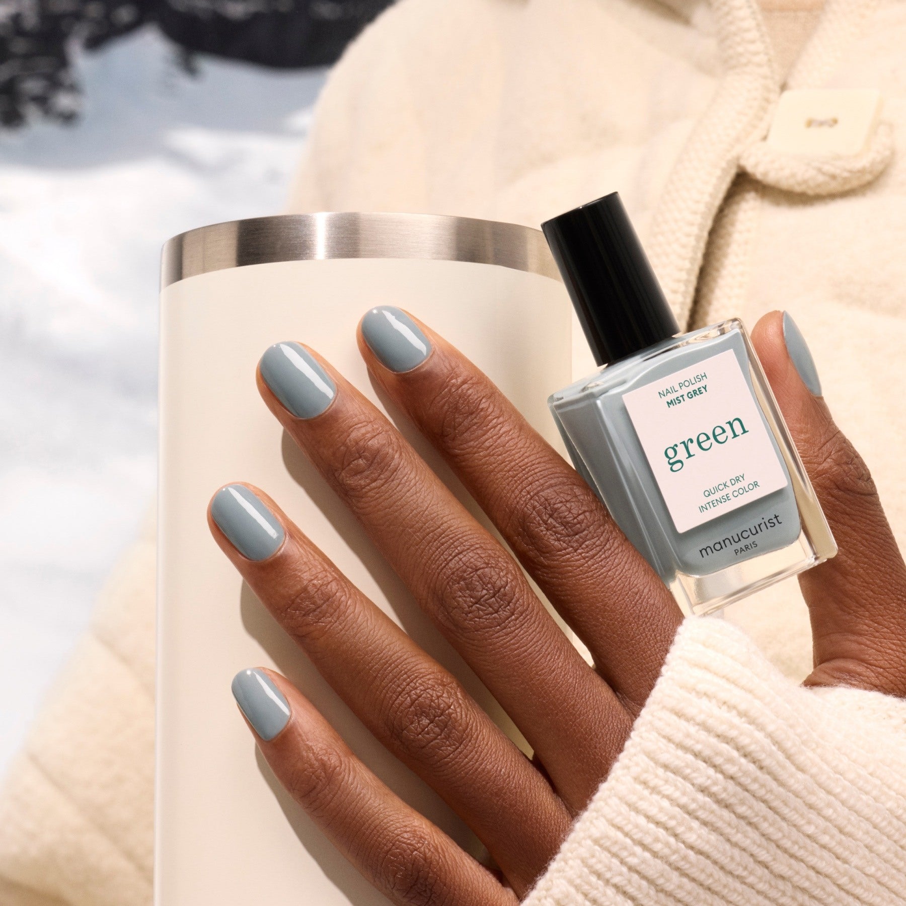 manucurist-green-mist-grey-nagellack-mineralisches-blau-grau image 3