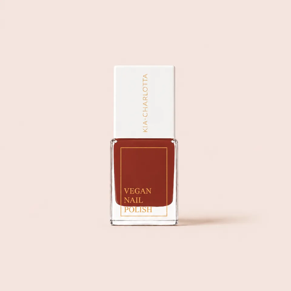 kia-charlotta-nagellack-determination-dunkelrot-vegan image 1