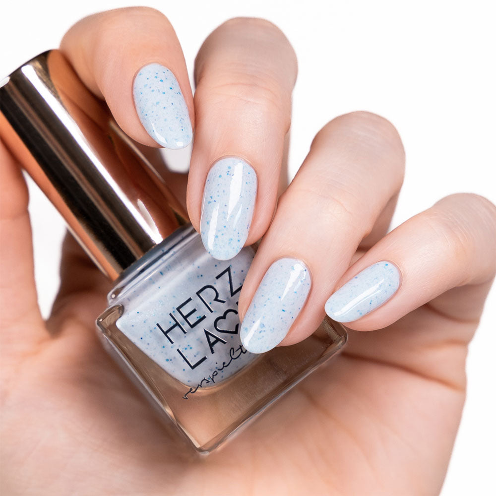 herzlack-tr-umer-ei-nagellack-hellblau-glitzer-speckled-11ml image 2