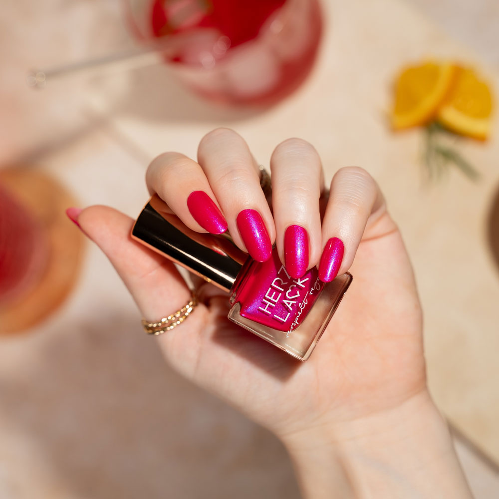 herzlack-ibiza-veganer-nagellack-11ml-pink-mit-duochrome image 7