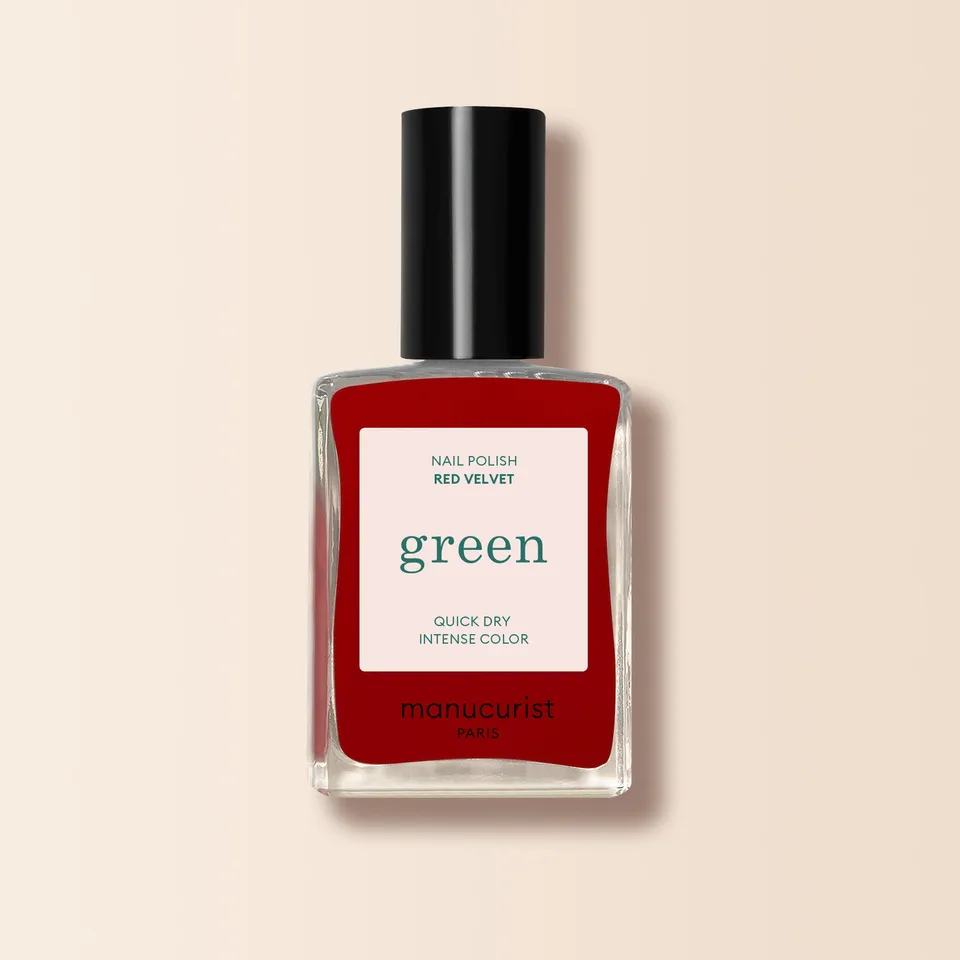 manucurist-green-red-velvet-veganer-nagellack-tiefes-samtrot image 1