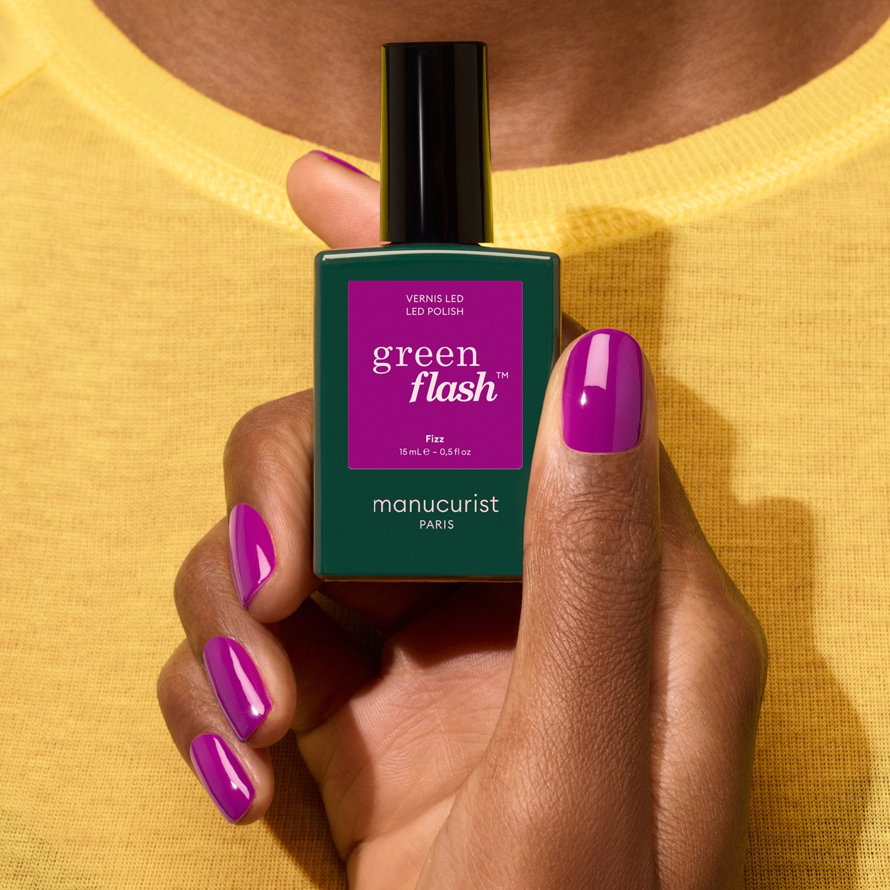 manucurist-green-flash-fizz-semi-permanent-violett-magenta image 5