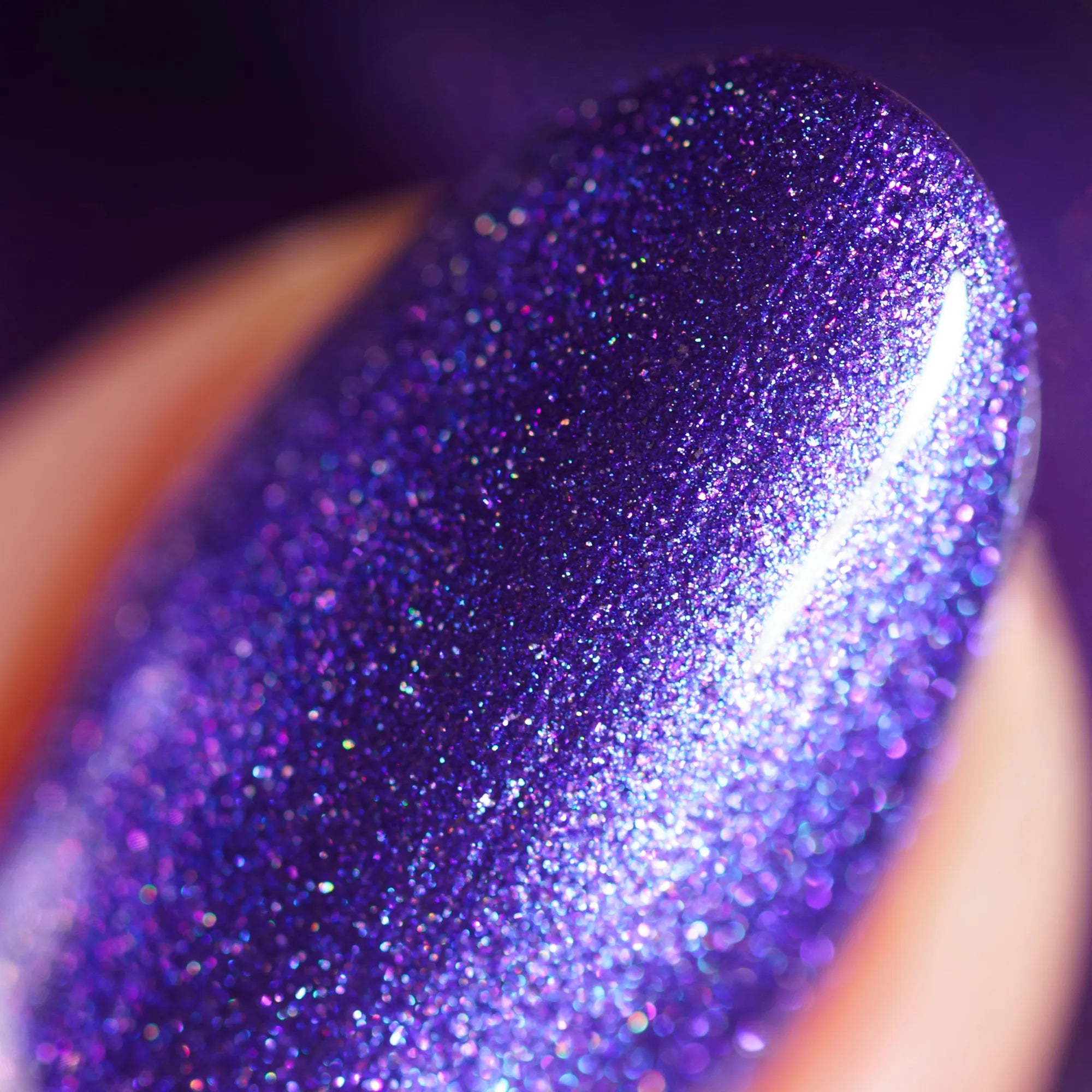 herzlack-pfl-umchen-veganer-nagellack-lila-mit-blau-schimmer-und-holo-11ml image 4