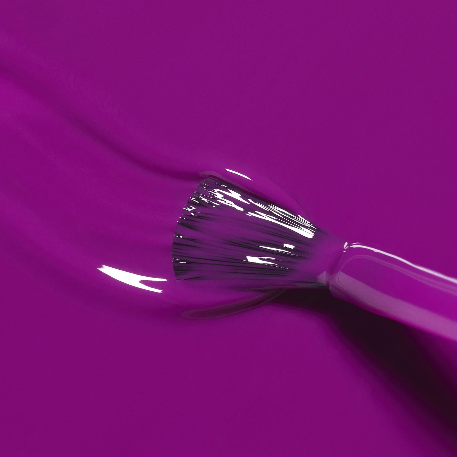 manucurist-green-flash-fizz-semi-permanent-violett-magenta image 4