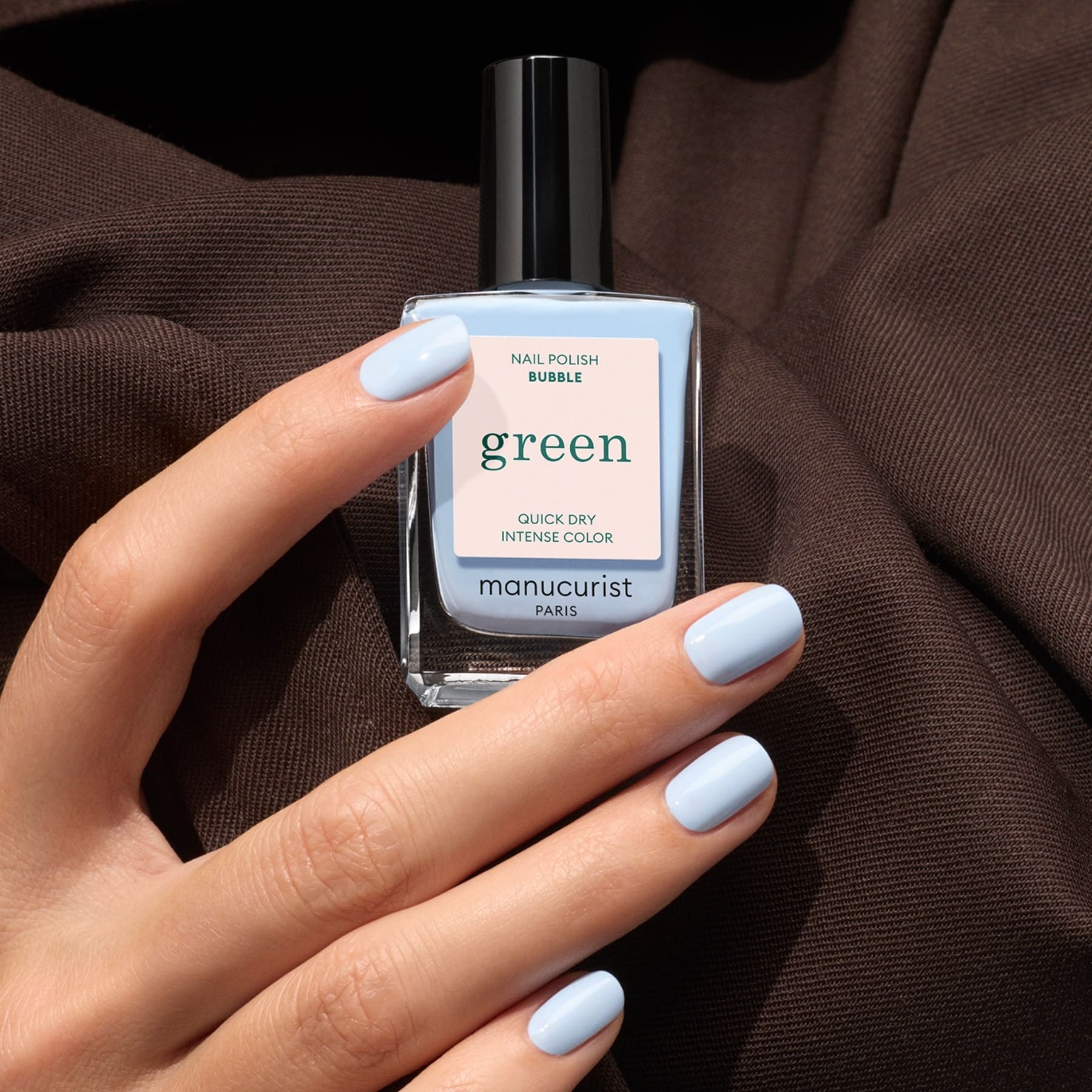manucurist-green-bubble-veganer-nagellack-hellblau image 4