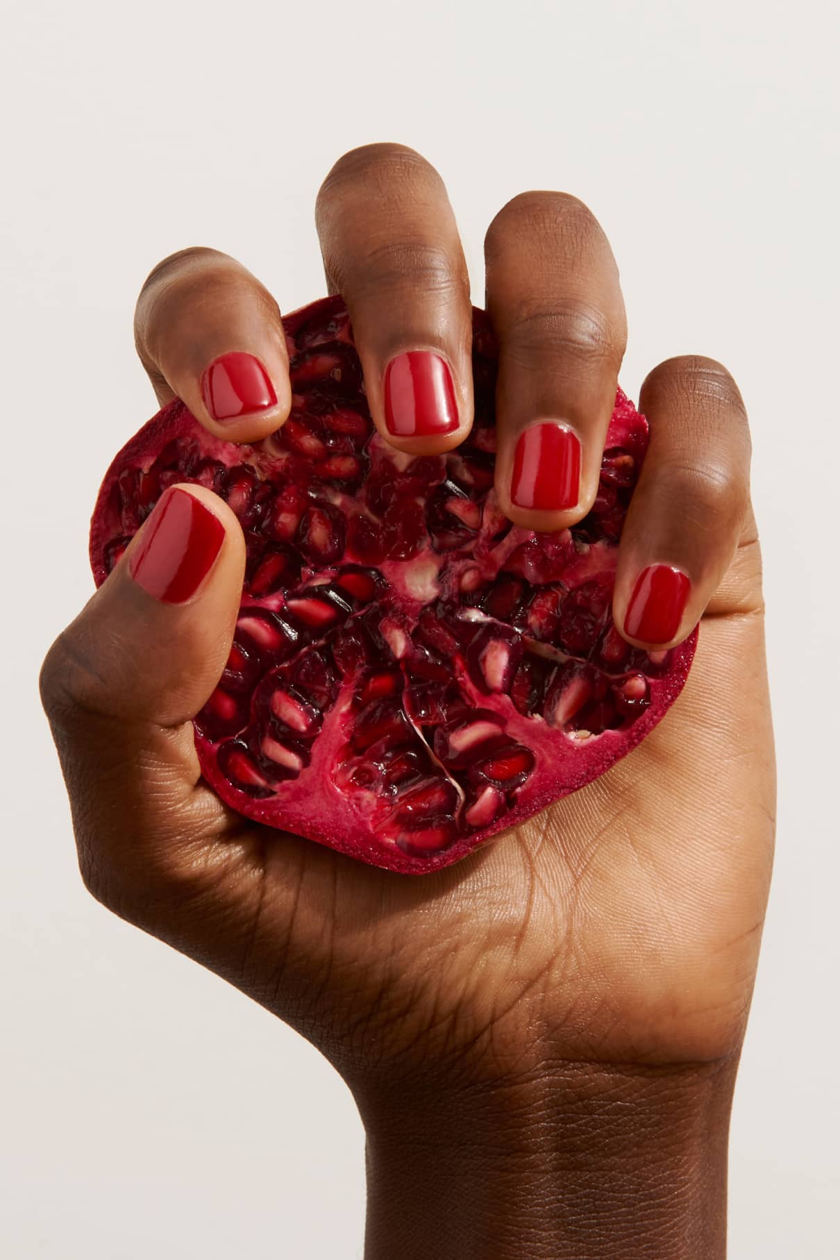 gitti-no-102-plant-based-nagellack-klassisches-rot image 3