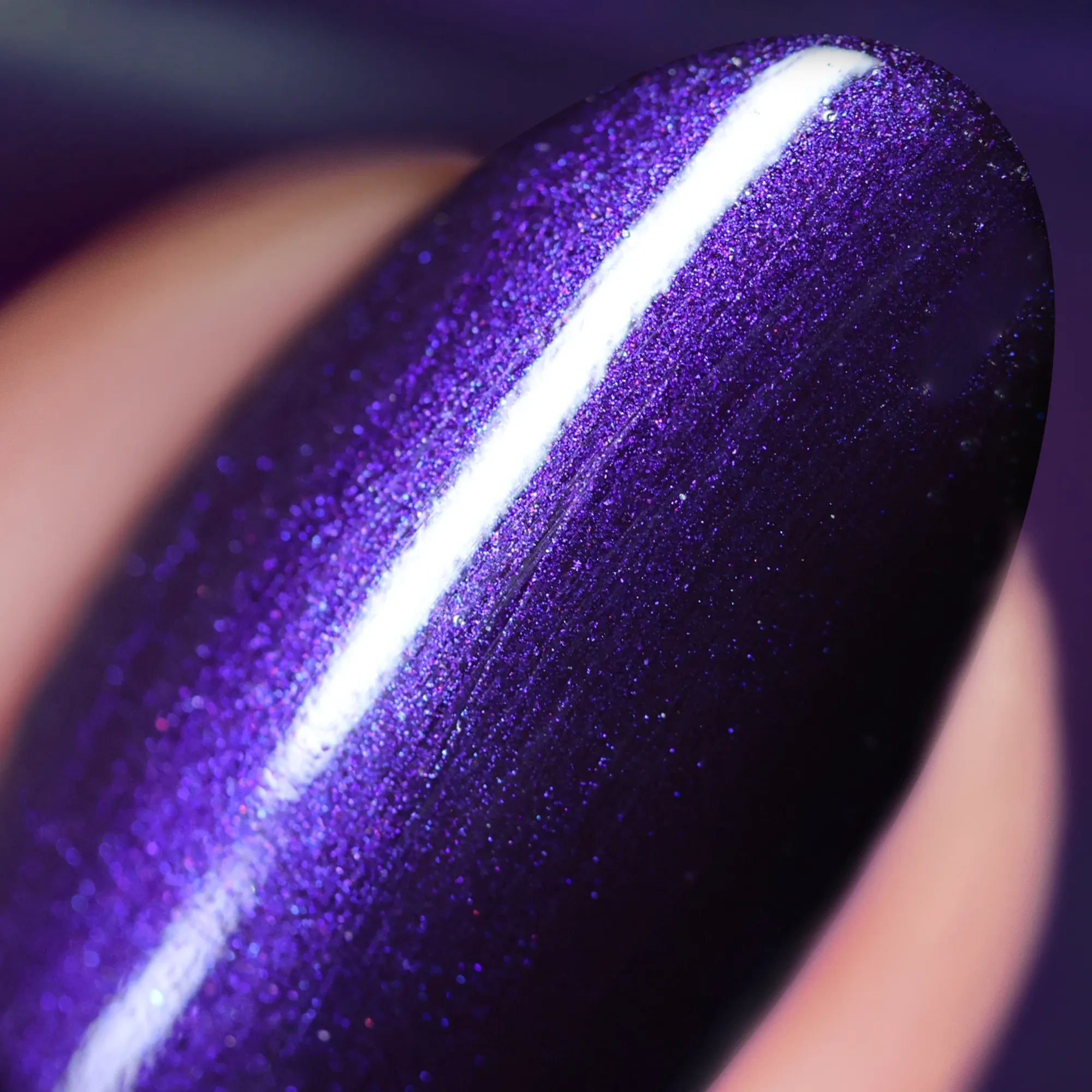 herzlack-morgana-veganer-nagellack-tiefdunkles-violett-schimmer-11ml image 3