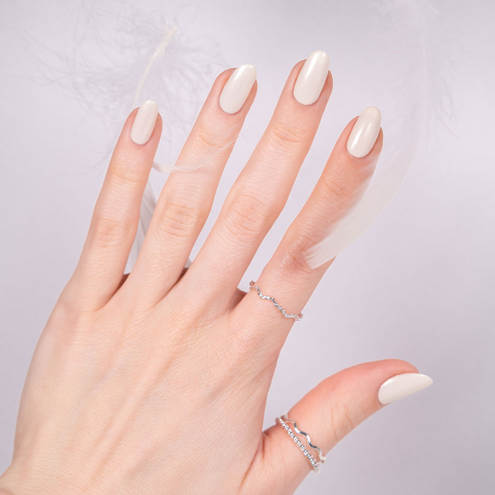 herzlack-schwanenfeder-veganer-nagellack-ivory-wei-schimmer-glitzer-11ml image 7