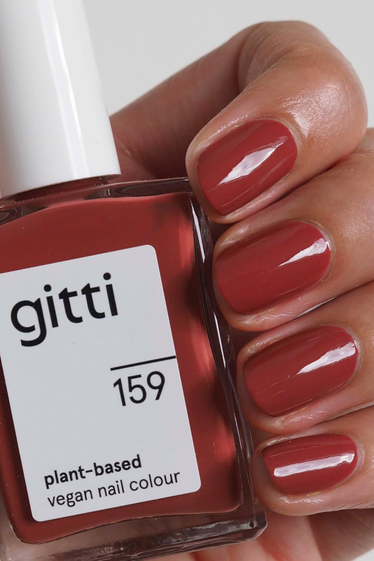 gitti-no-159-nagellack-pudriges-rot-plant-based image 2