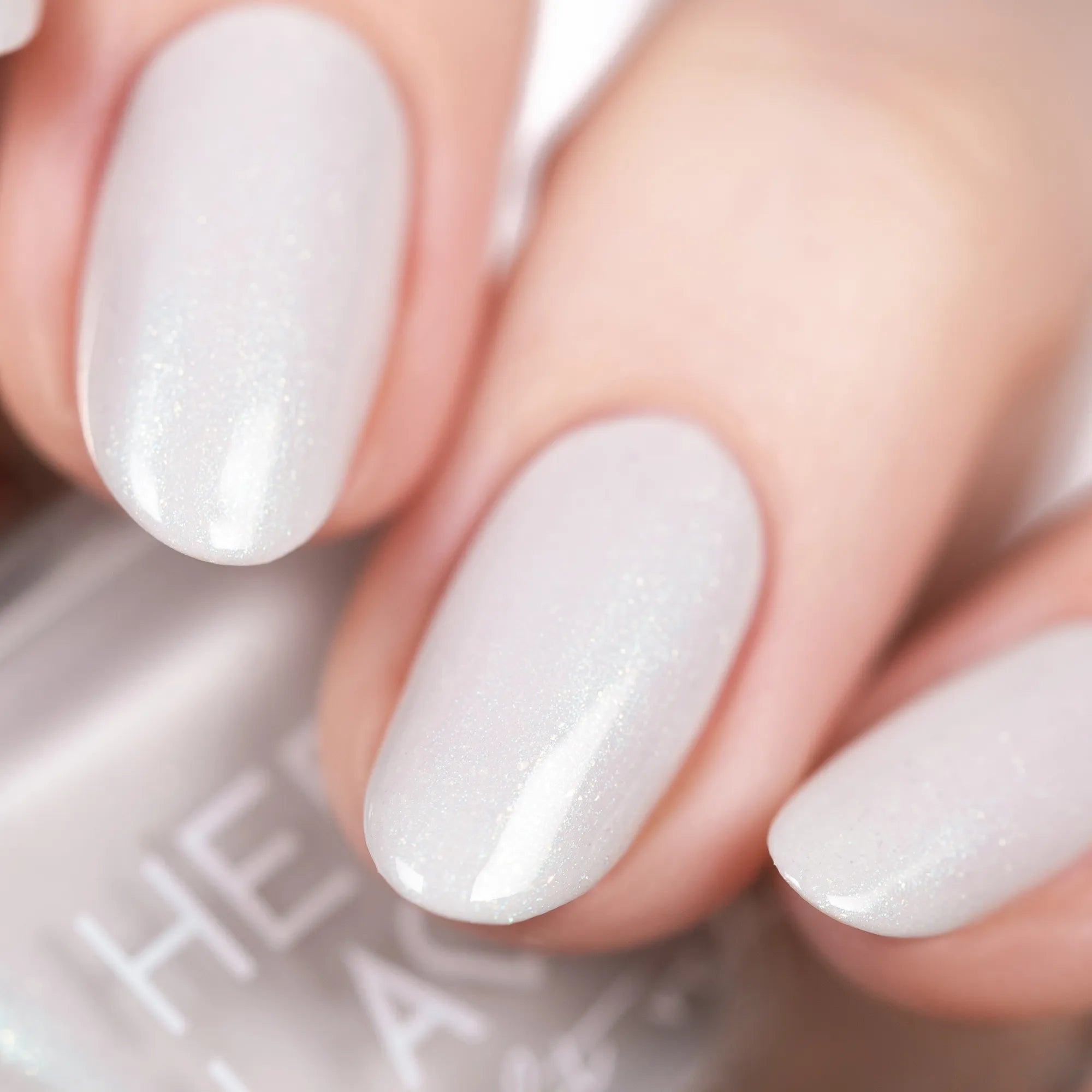 herzlack-pusteblume-veganer-nagellack-warmes-grau-schimmer-11ml image 3