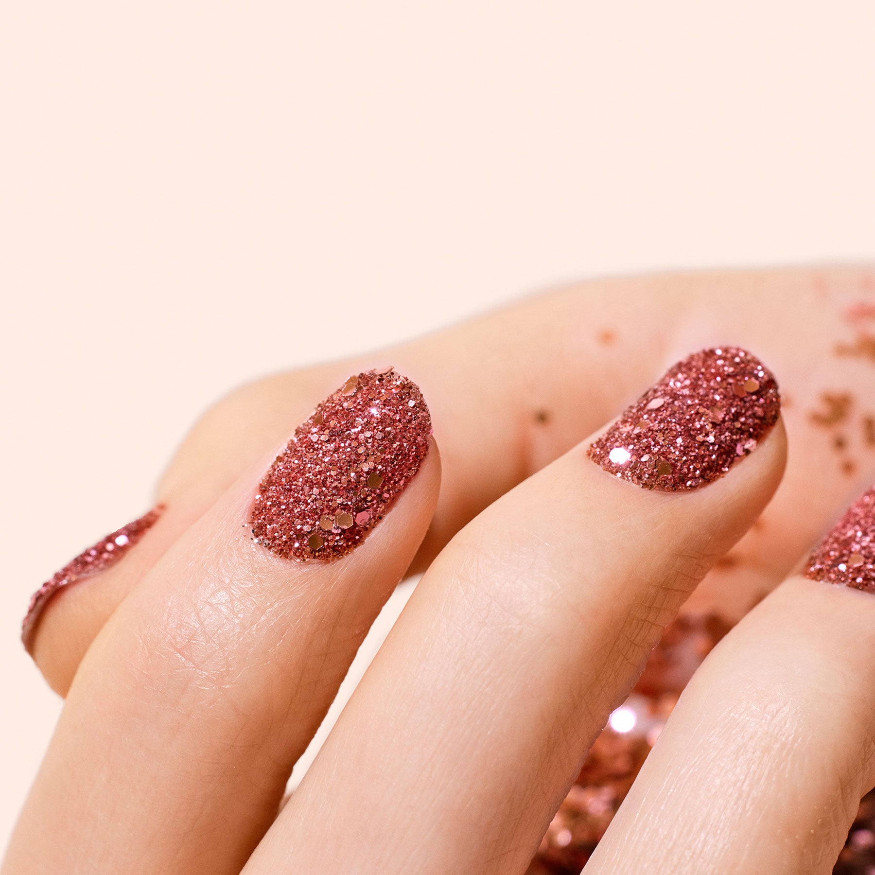 manucurist-biologisch-abbaubare-pailletten-pink-quartz-nail-art-glitzer image 3