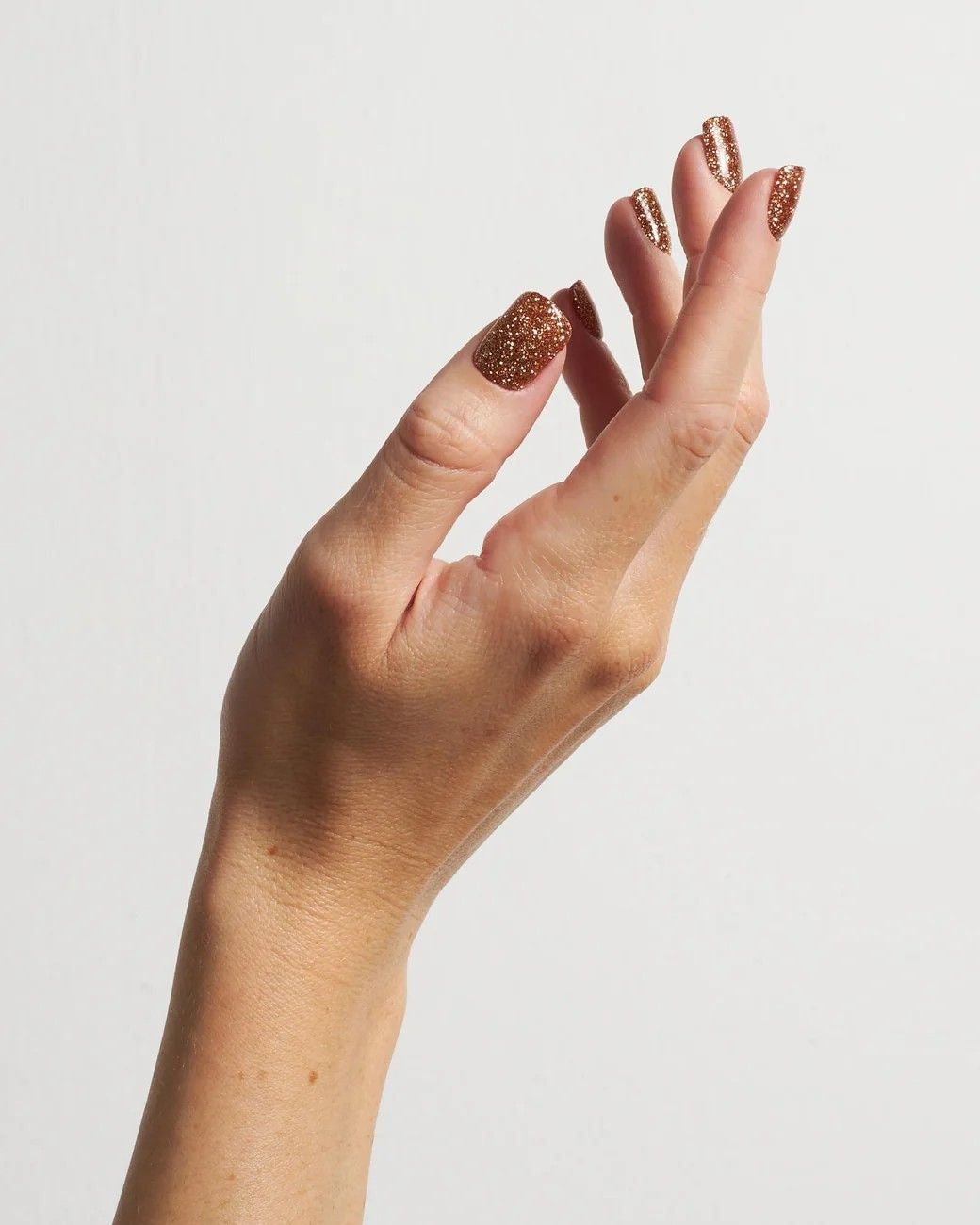 doonails-golden-gal-dipping-powder image 3