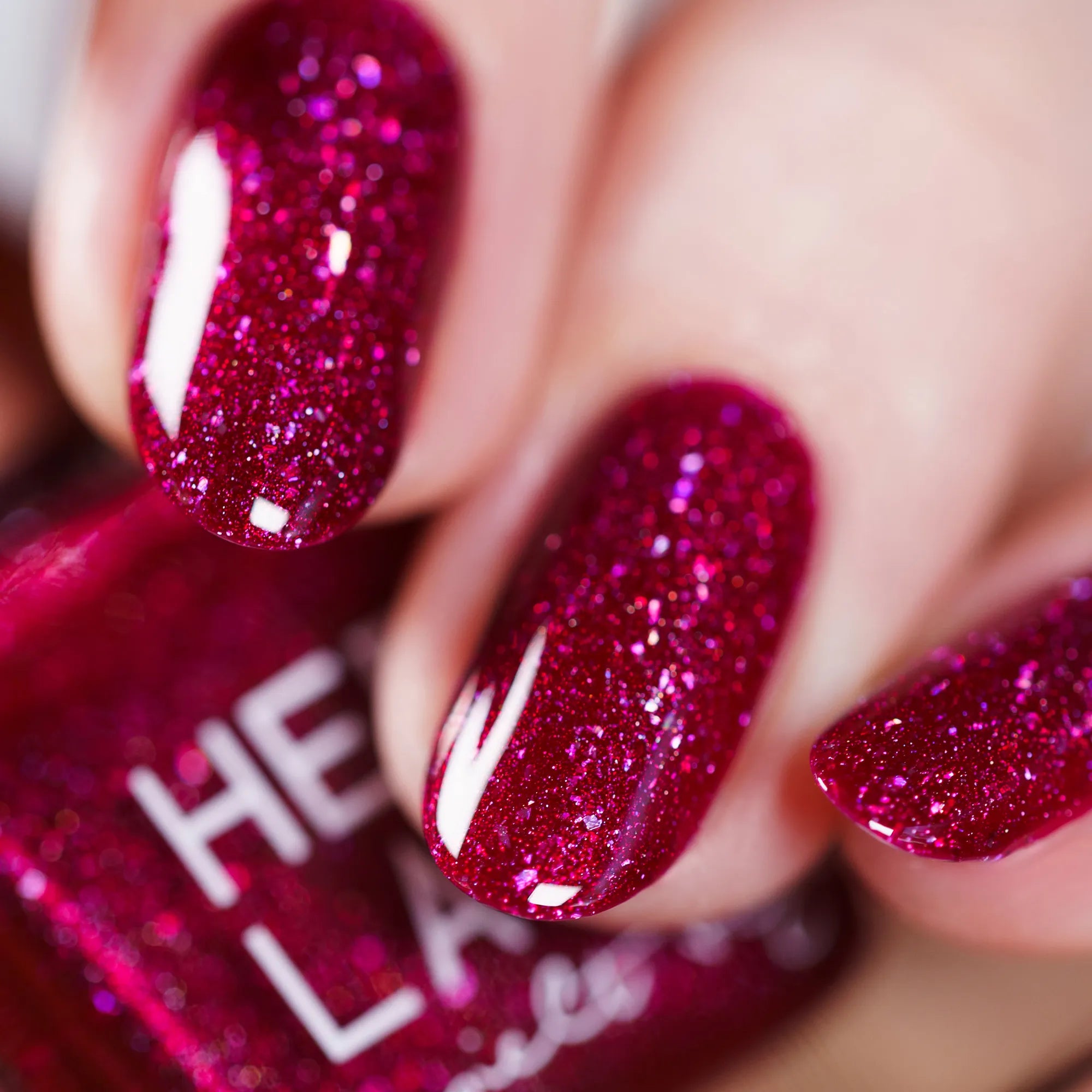 herzlack-funkelbeere-veganer-nagellack-beere-holo-schimmer-11ml image 3