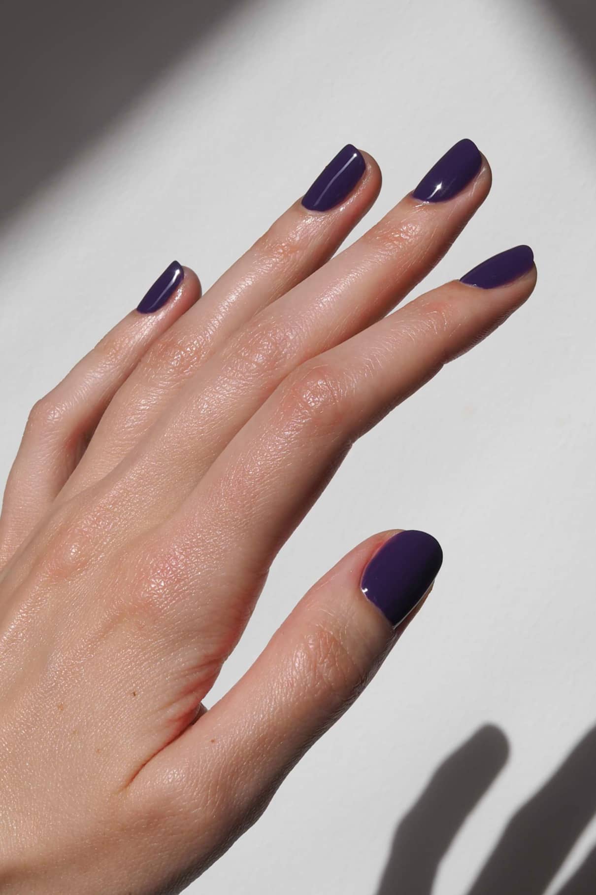 gitti-no-168-plant-based-nagellack-dunkles-lila image 3