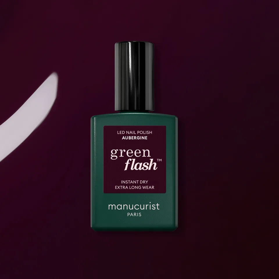 manucurist-green-flash-aubergine-semi-permanenter-nagellack-dunkelviolett image 1