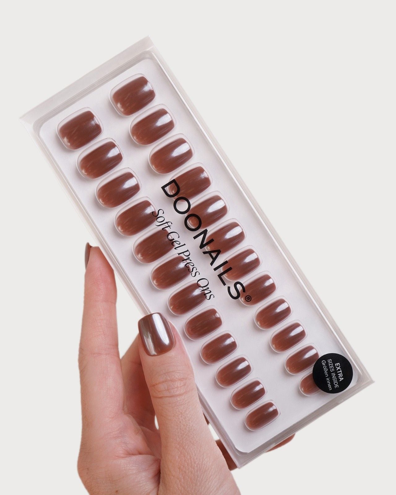 doonails-glazed-chocolate-short-square-soft-gel-press-ons-chrome-braun image 3