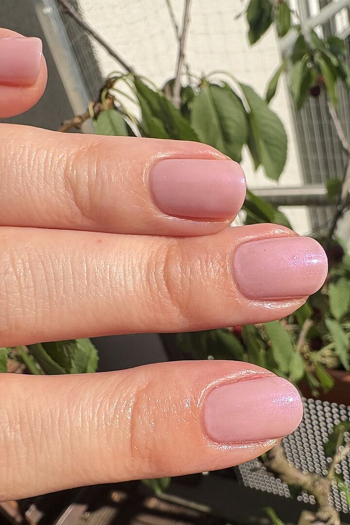 Glazed-Nails wie vom Studio