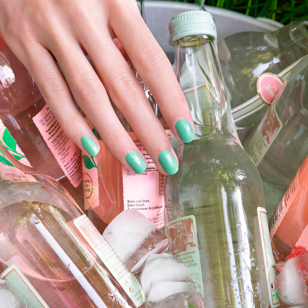 manucurist-green-flash-amande-veganer-led-nagellack-mintgr-n image 2