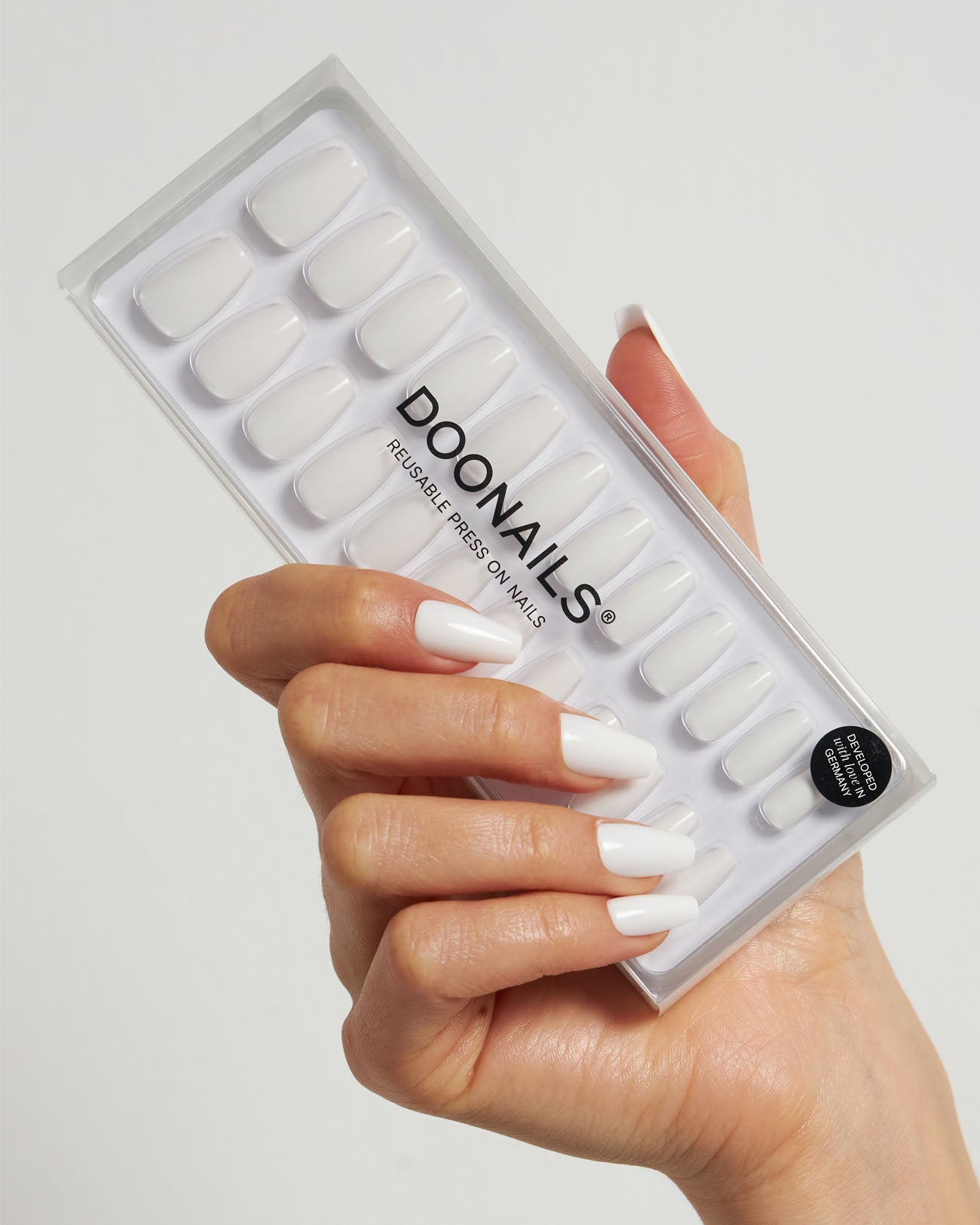 doonails-snow-white-short-coffin-soft-gel-press-ons-wei image 4