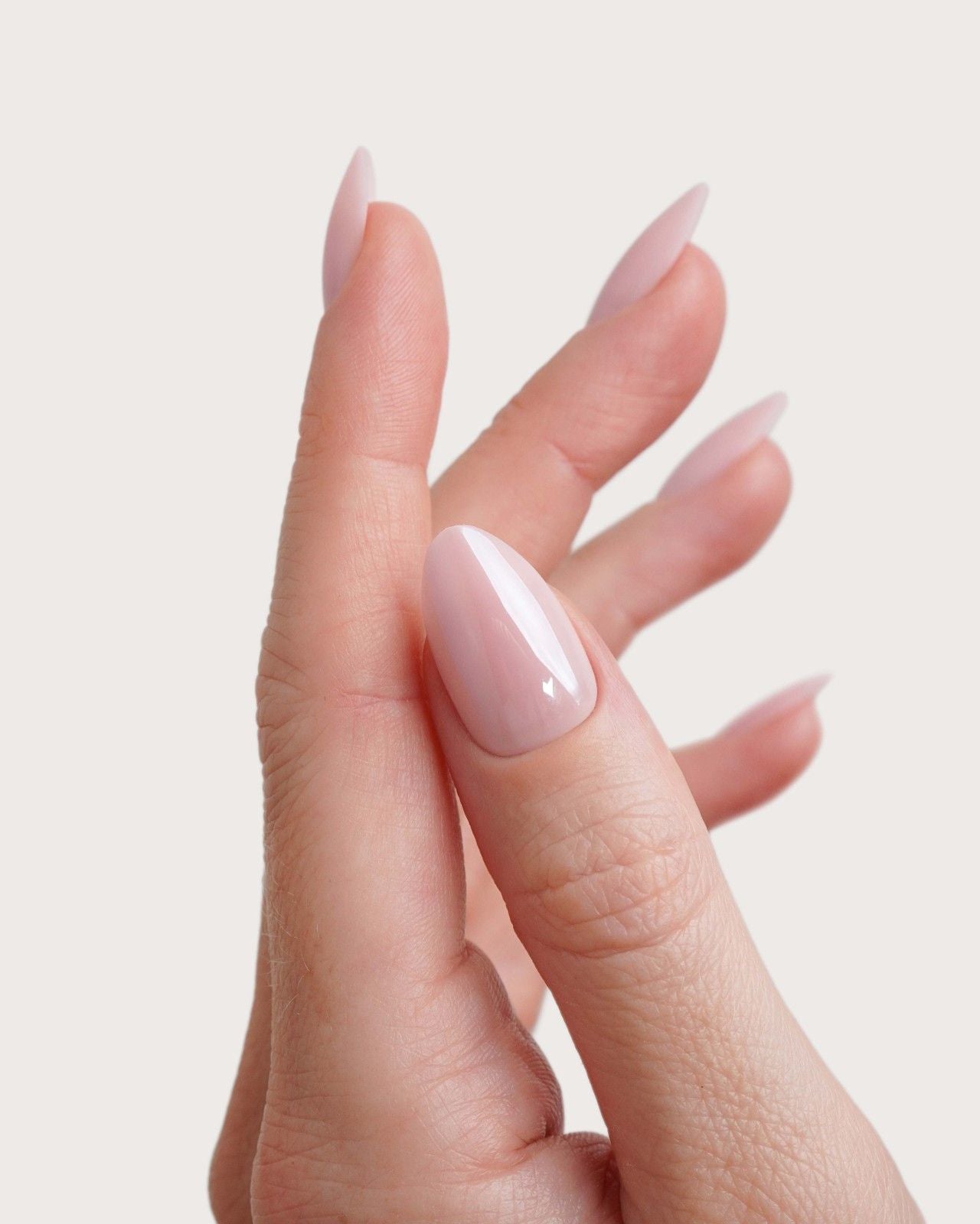 doonails-jetset-short-almond-soft-gel-press-ons image 4