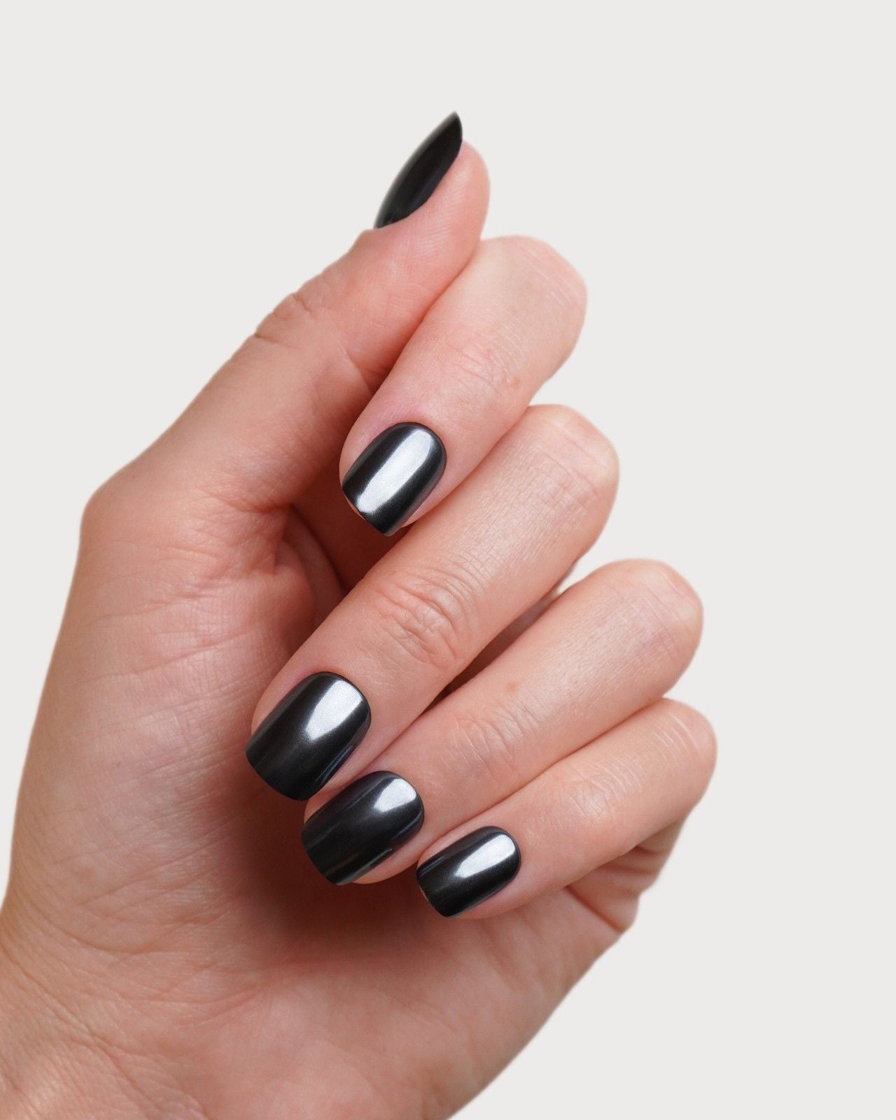 doonails-black-pearl-soft-gel-press-ons-extra-short-square-schwarz-chrome image 4